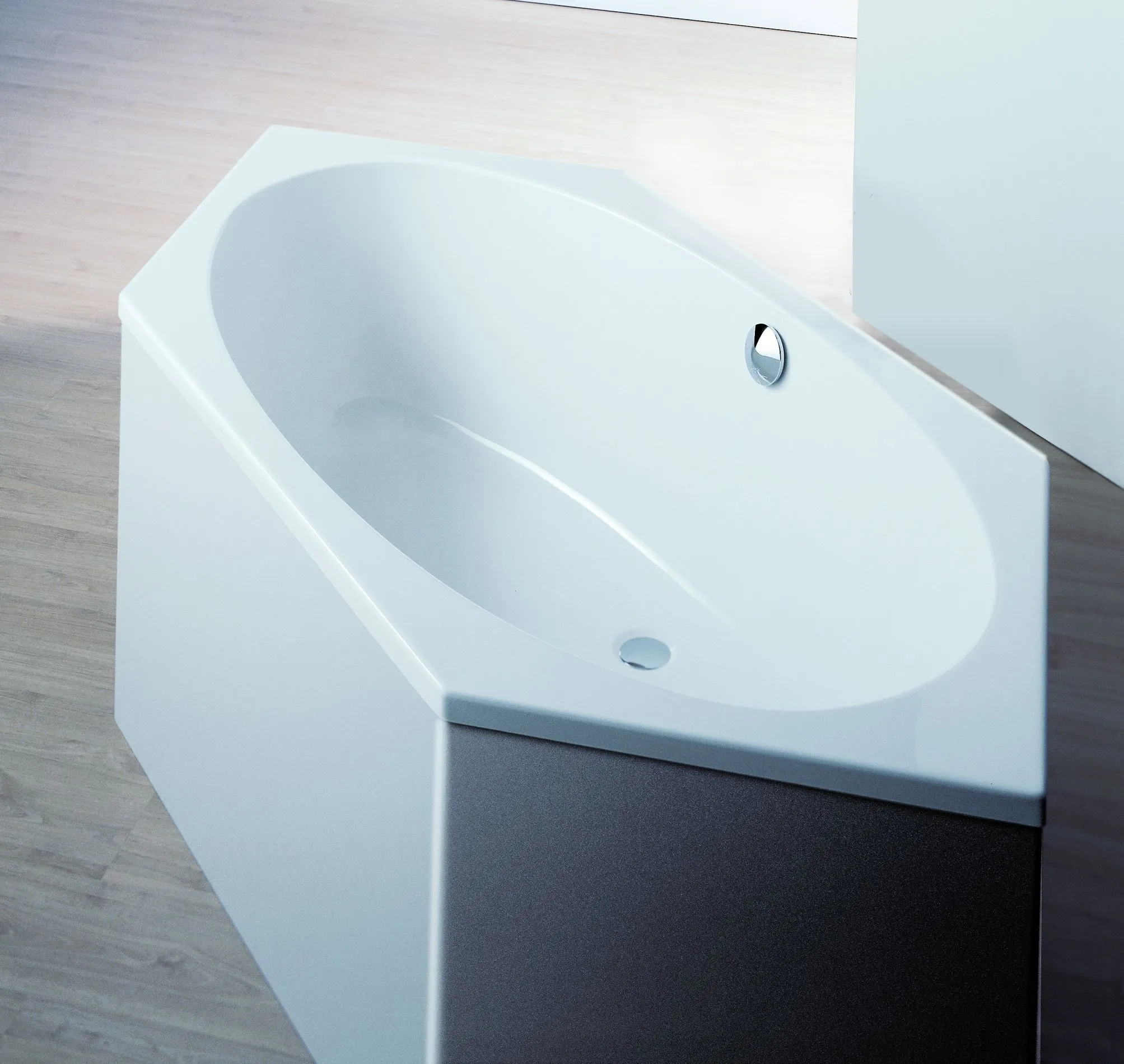 Hoesch Badewanne „Armada“ mit versetztem Überlauf sechseck 200 × 90 cm, links