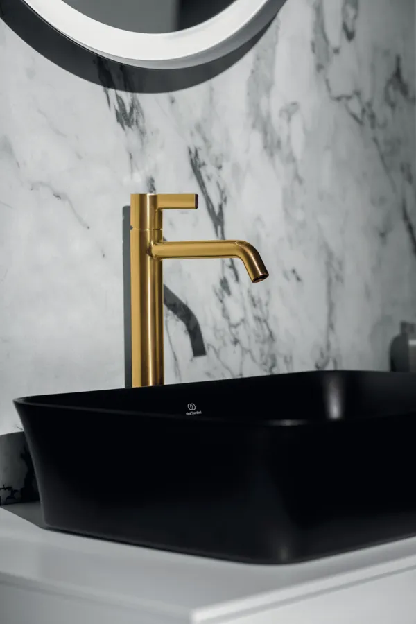 Waschtischarmatur Joy, mit verlängertem Sockel, ohne Ablaufgarnitur, Ausladung 170mm, Brushed Gold Waschtischarmatur Joy, mit verlängertem Sockel, ohne Ablaufgarnitur, Ausladung 170mm, Brushed Gold