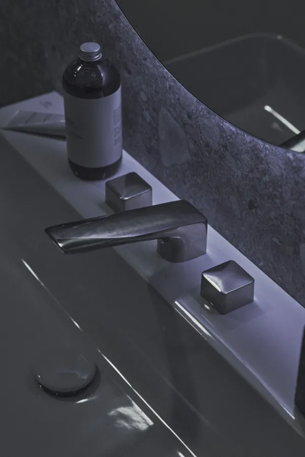 3-Loch-Waschtischarmatur Conca, mit Ablaufgarnitur, Ausladung 133mm, Brushed Gold 3-Loch-Waschtischarmatur Conca, mit Ablaufgarnitur, Ausladung 133mm, Brushed Gold