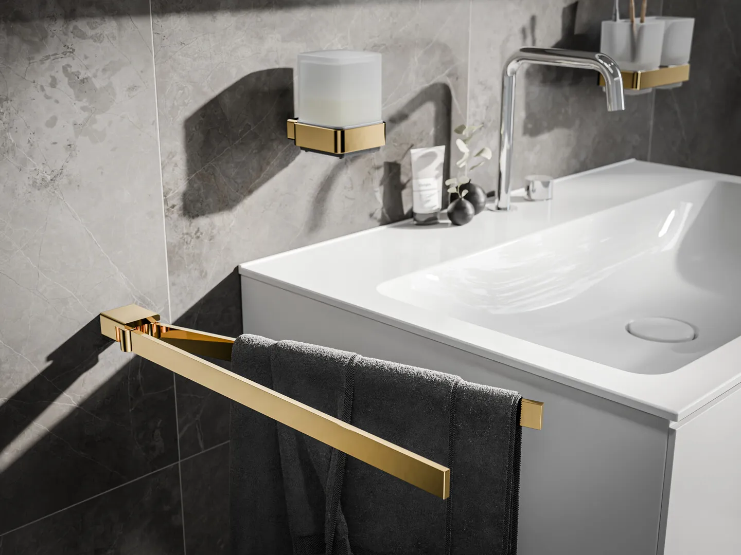 loft Handtuchhalter schwenkbar2-armig, 410mm, gold loft Handtuchhalter schwenkbar2-armig, 410mm, gold