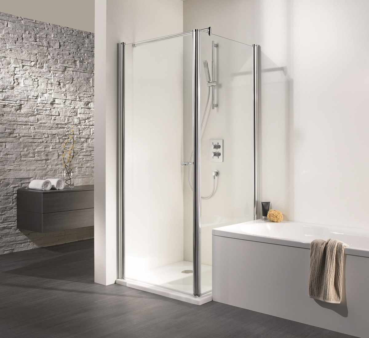 HSK teilgerahmte Seitenwand wegschwenkbar „Exklusiv“ Glas Mattierung mittig (65 cm), Profile Alu Silber-matt, für #Türbreite#, B: 750 mm H: 2000 mm Anschlag: links / Glas: Mattierung mittig (65 cm) / Größe: 75 × 200 cm / Oberflächenveredelung: ohne Oberflächenveredelung / Profile: Alu Silber-matt HSK teilgerahmte Seitenwand wegschwenkbar „Exklusiv“ Glas Mattierung mittig (65 cm), Profile Alu Silber-matt, für #Türbreite#, B: 750 mm H: 2000 mm Anschlag: links / Glas: Mattierung mittig (65 cm) / Größe: 75 × 200 cm / Oberflächenveredelung: ohne Oberflächenveredelung / Profile: Alu Silber-matt