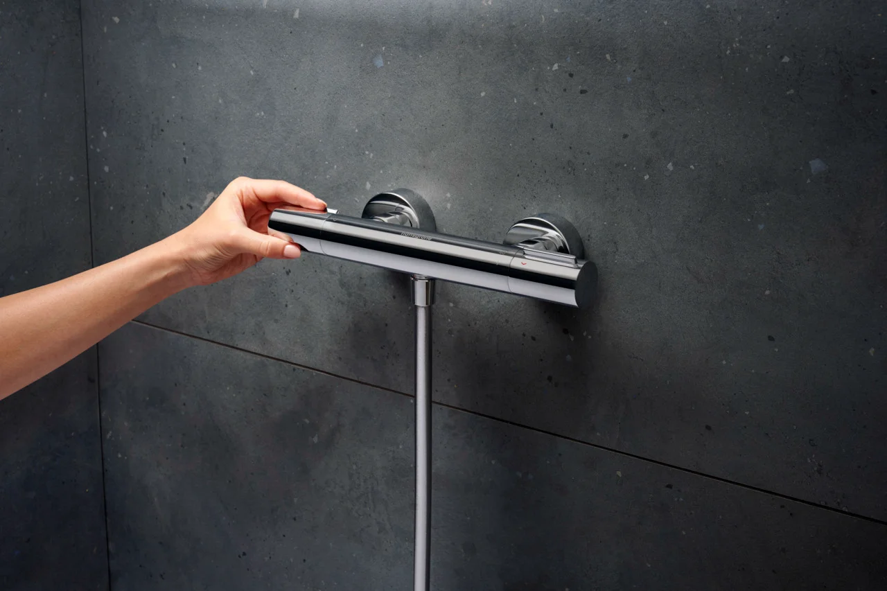 Hansgrohe Ecostat Element Brausethermostat Aufputz Chrom, DN15, Temperatur- und Volumensteuerung, EcoStop+ Taste begrenzt Wasserverbrauch auf 6 l/min, maximale Durchflussmenge bei 3 bar: 17 l/min, min. Betriebsdruck: 1 bar, max. Betriebsdruck: 10 bar, Si Hansgrohe Ecostat Element Brausethermostat Aufputz Chrom, DN15, Temperatur- und Volumensteuerung, EcoStop+ Taste begrenzt Wasserverbrauch auf 6 l/min, maximale Durchflussmenge bei 3 bar: 17 l/min, min. Betriebsdruck: 1 bar, max. Betriebsdruck: 10 bar, Si