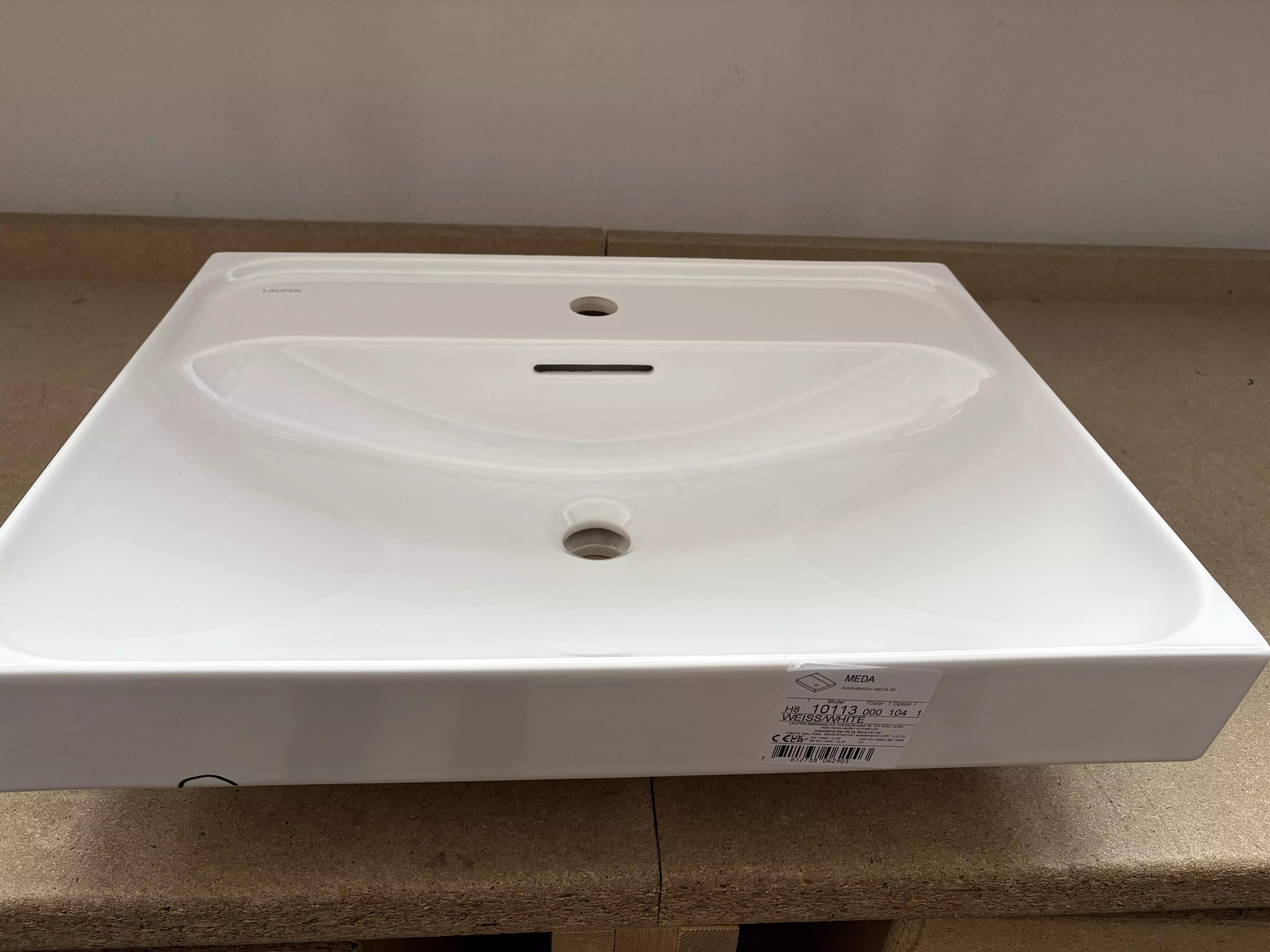 Waschtisch, MEDA, 460x600x160, 1 Hahnloch mit Überlauf, weiß H8101130001041, Sonderangebot - B-Ware Waschtisch, MEDA, 460x600x160, 1 Hahnloch mit Überlauf, weiß H8101130001041, Sonderangebot - B-Ware