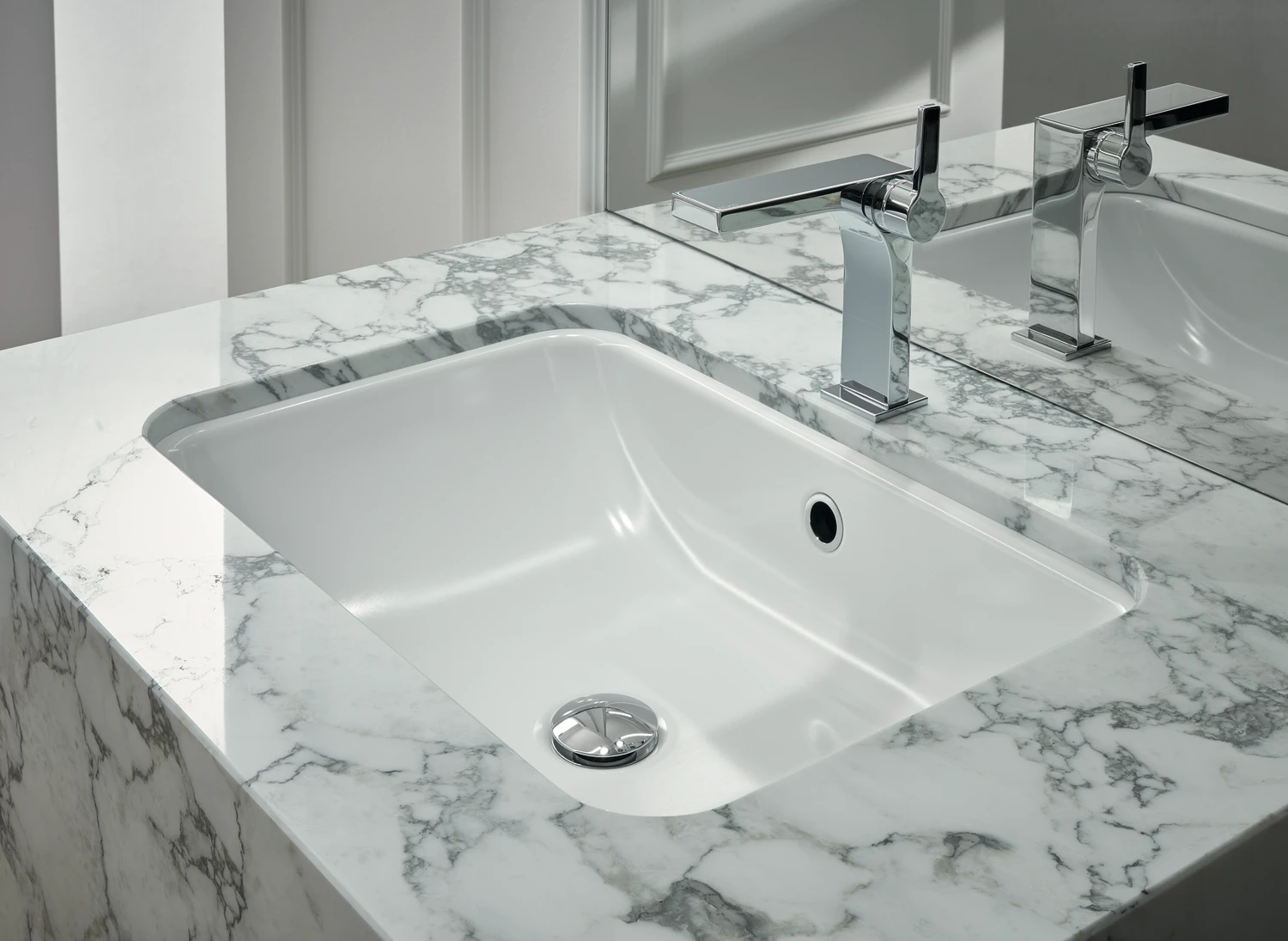 Unterbauwaschtisch „BetteOne“ 767 × 400 × 130 mm in Edelweiß Unterbauwaschtisch „BetteOne“ 767 × 400 × 130 mm in Edelweiß