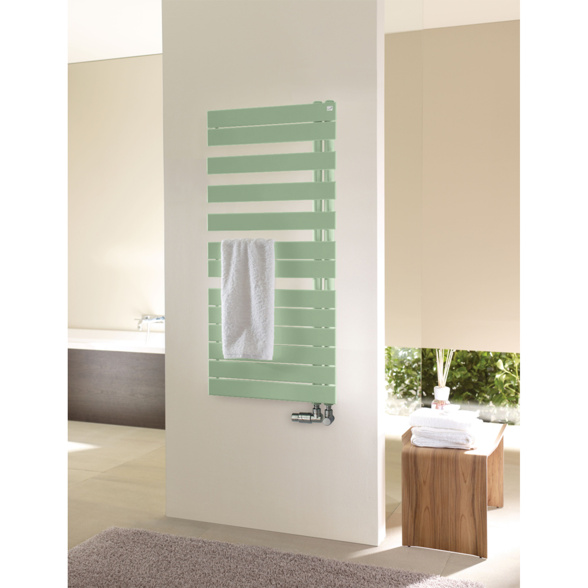 Zehnder Design-Heizkörper Roda Spa Asym ROFR-170-055, 1676x65x550, RAL 9016
