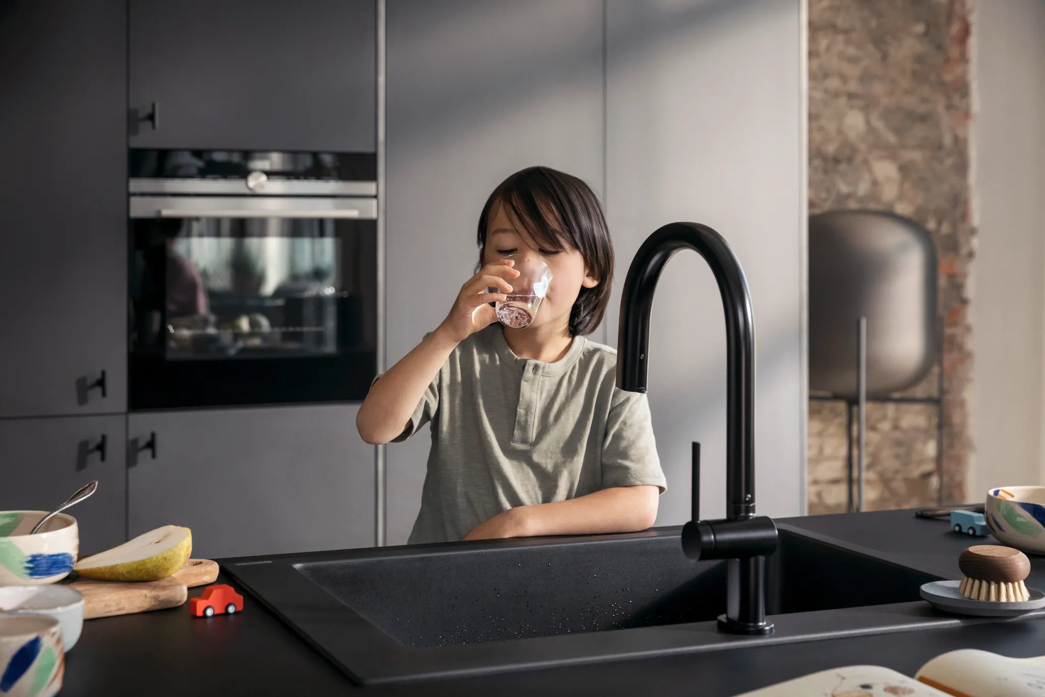 Hansgrohe Aqittura M91 SodaSystem 210 Mischer, Ausziehauslauf, 1jet, sBox, Starter Set, Mattschwarz