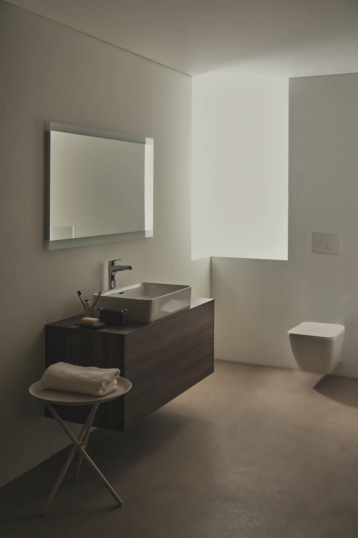 Ideal Standard MIRROR&LIGHT Wandspiegel T3349BH, 1200x26x700mm, Neutral Ideal Standard MIRROR&LIGHT Wandspiegel T3349BH, 1200x26x700mm, Neutral