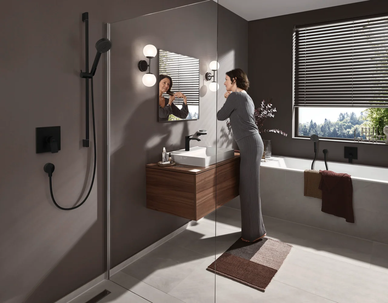 Hansgrohe Vivenis Einhebel-Wannenmischer Unterputz, mattschwarz, für iBox universal, Keramikmischsystem mit Temperaturbegrenzung und Schalldämpfer