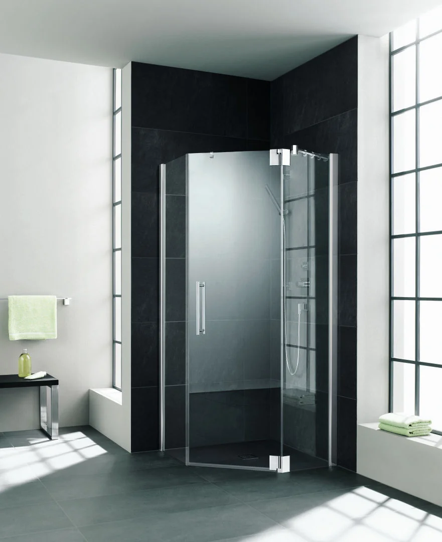 Kermi Duschdesign Fünfeck-Duschkabine mit Pendeltür rechts mit Festfeldern für ungleichschenklige Wannen „PASA XP“ Glas SR Opaco, Profile Silber Mattglanz, BV: 870 - 770 mm GAK: 855 - 885 mm WE: 880 - 910/780 - 810 mm H: 1850 Kermi Duschdesign Fünfeck-Duschkabine mit Pendeltür rechts mit Festfeldern für ungleichschenklige Wannen „PASA XP“ Glas SR Opaco, Profile Silber Mattglanz, BV: 870 - 770 mm GAK: 855 - 885 mm WE: 880 - 910/780 - 810 mm H: 1850