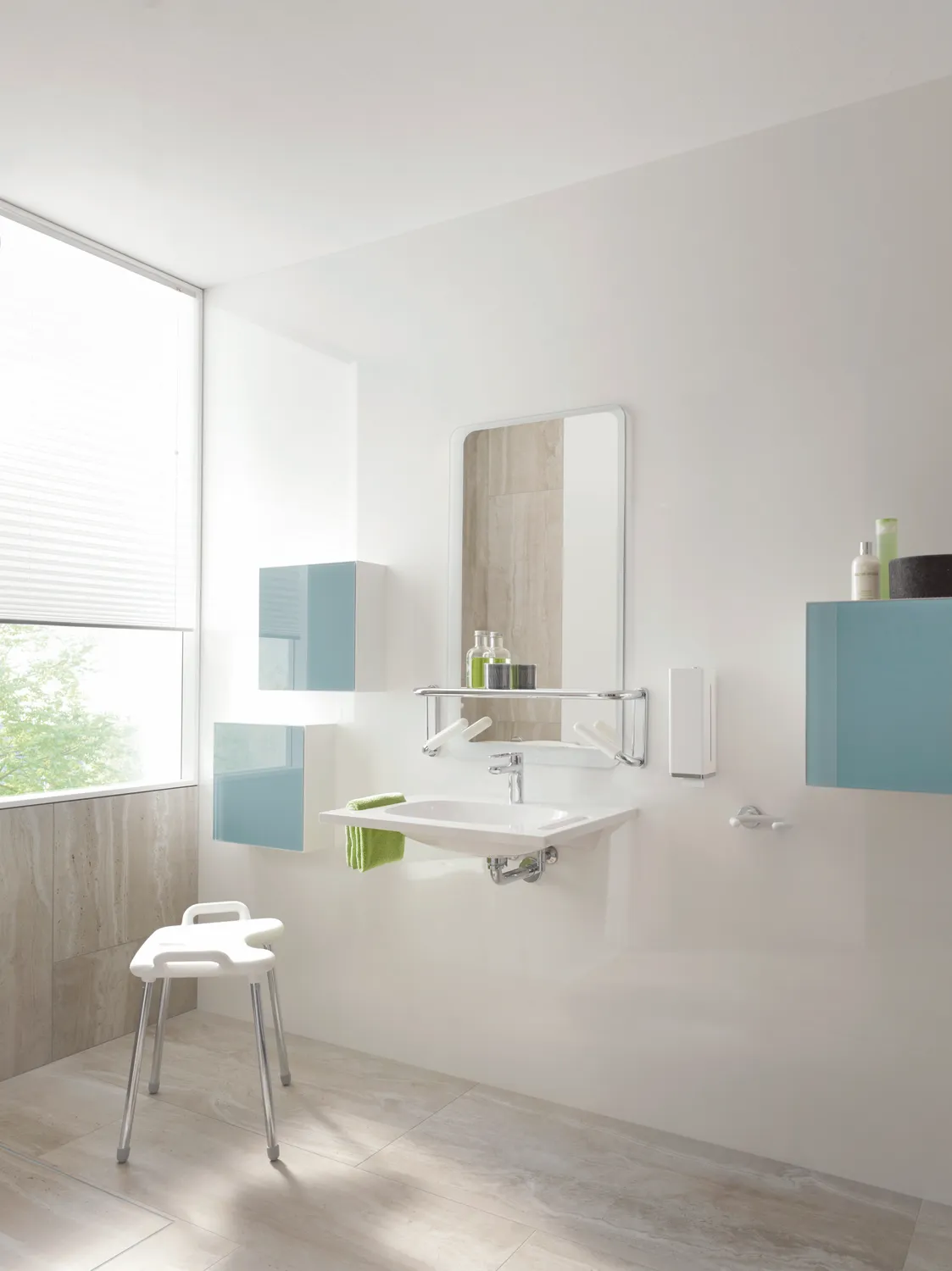 HEWI Ablage „Serie 802 LifeSystem“ in 71 × 22 × 15,1 cm HEWI Ablage „Serie 802 LifeSystem“ in 71 × 22 × 15,1 cm