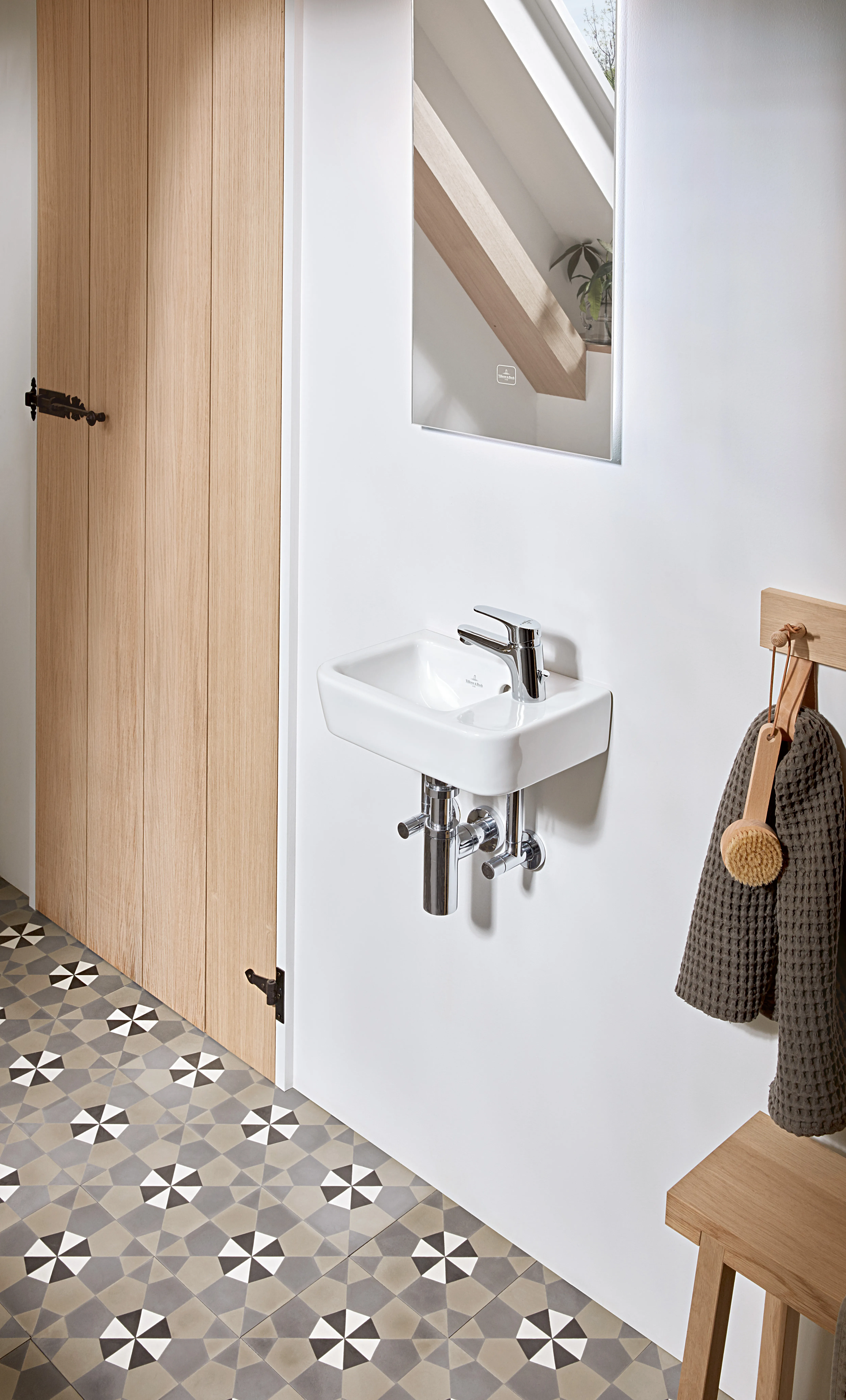 Villeroy & Boch Handwaschbecken „O.novo“ Compact 360 × 250 × 145 mm, Hahnlochposition rechts, für Becken links, mit Hahnlochbohrung in Weiß Alpin Villeroy & Boch Handwaschbecken „O.novo“ Compact 360 × 250 × 145 mm, Hahnlochposition rechts, für Becken links, mit Hahnlochbohrung in Weiß Alpin