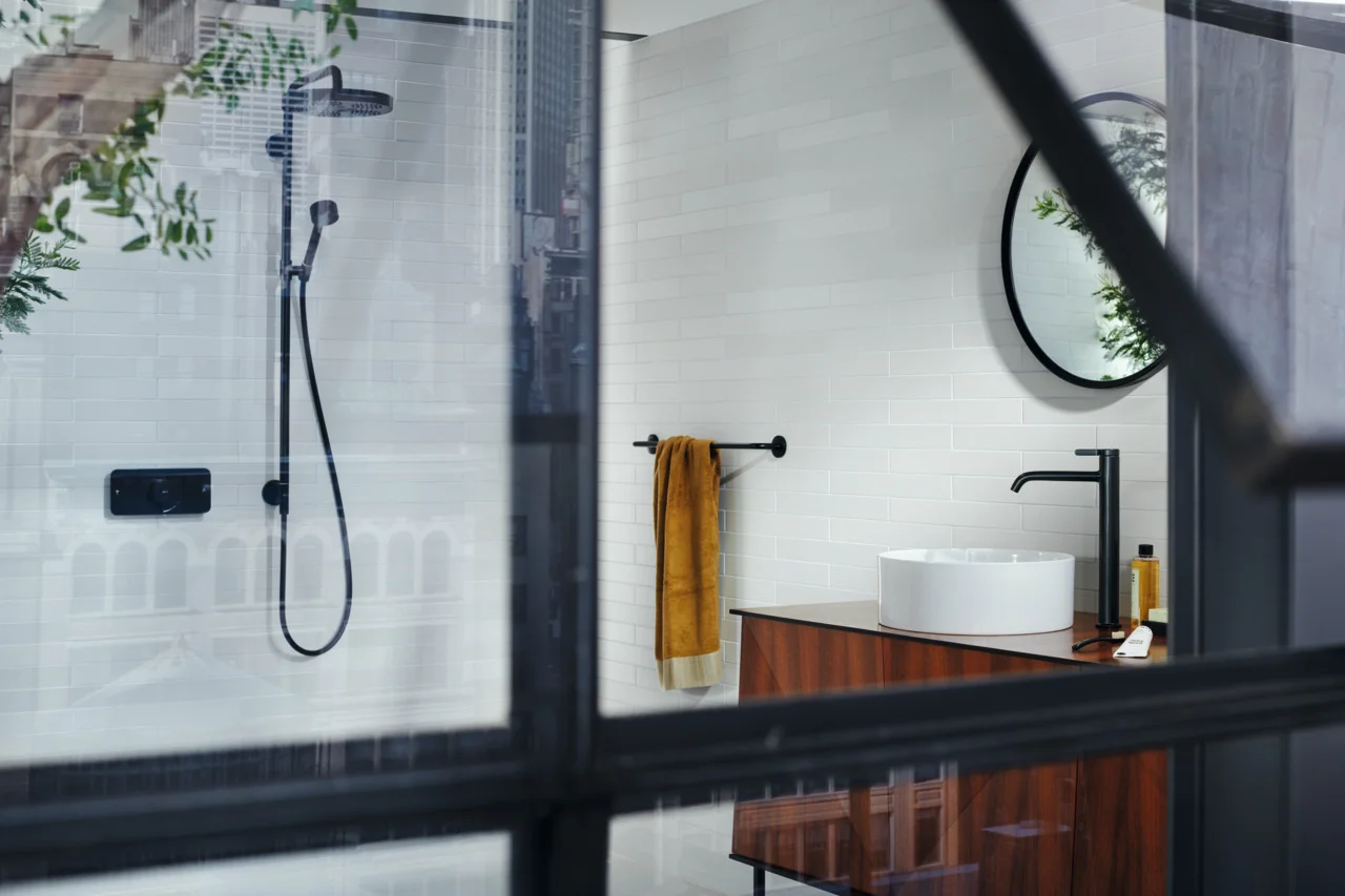 Hansgrohe AXOR One Showerpipe 280 1jet Unterputz, mattschwarz, 280 mm Brausekopfgröße, PowderRain und Rain Strahlarten, DN15 Anschluss Hansgrohe AXOR One Showerpipe 280 1jet Unterputz, mattschwarz, 280 mm Brausekopfgröße, PowderRain und Rain Strahlarten, DN15 Anschluss