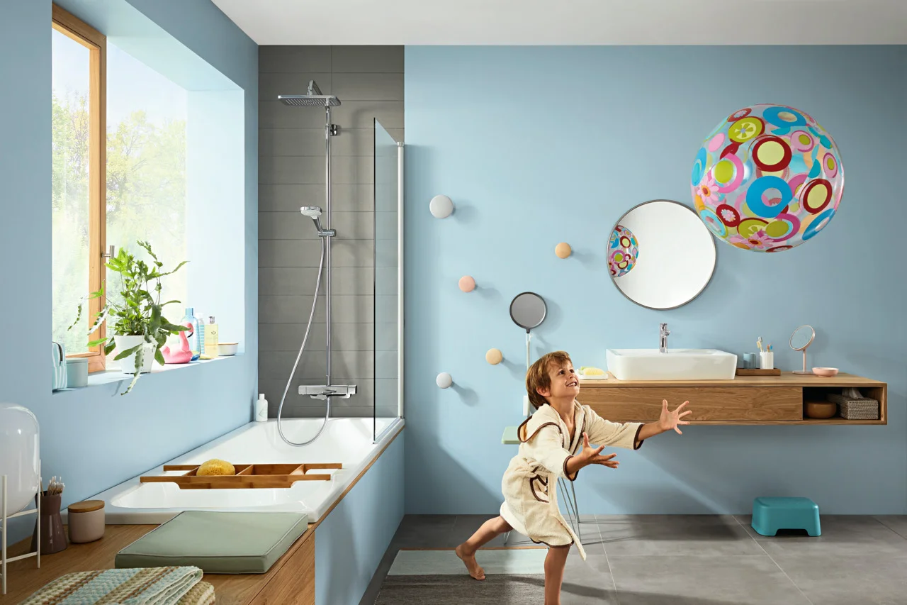 Hansgrohe Croma E Showerpipe 280x170 mm, Chrom, mit Wannenthermostat, RainAir Strahl, 3 Verbraucher
