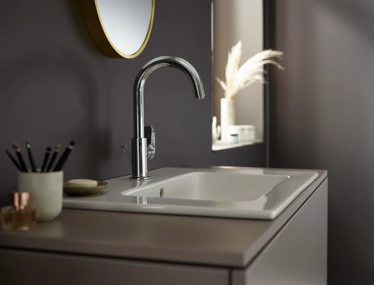 Hansgrohe Vernis Blend Einhebel-Waschtischmischer Chrom, Ausladung 166 mm, Auslaufhöhe 200 mm, Schwenkbereich einstellbar in 2 Stufen auf 120° oder 360°, Laminarstrahl, max. Durchflussmenge 5 l/min bei 3 bar