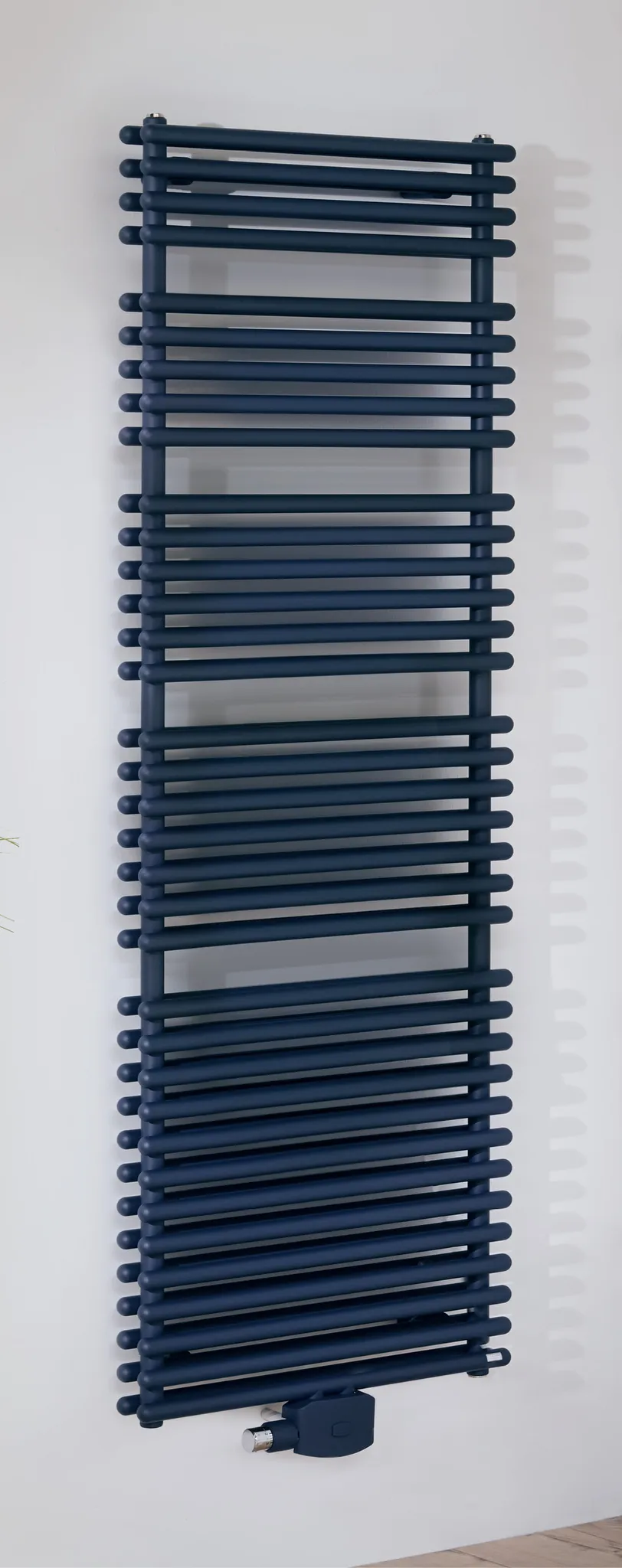 BEMM Design-Heizkörper „Cobo 2“ 80,1 × 139,6 cm in Silbermetallic