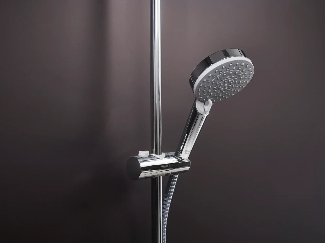 Hansgrohe Vernis Blend Handbrause Vario EcoSmart+ in Chrom, 100 mm Brausekopfgröße, Rain und IntenseRain Strahlarten, QuickClean Technologie Hansgrohe Vernis Blend Handbrause Vario EcoSmart+ in Chrom, 100 mm Brausekopfgröße, Rain und IntenseRain Strahlarten, QuickClean Technologie