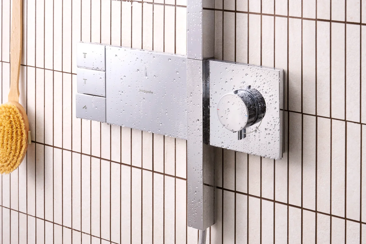 Hansgrohe Showerpipe Raindance Alive Q, Chrom, 214 x 343 mm, 2 Verbraucher, Aufputzinstallation Hansgrohe Showerpipe Raindance Alive Q, Chrom, 214 x 343 mm, 2 Verbraucher, Aufputzinstallation
