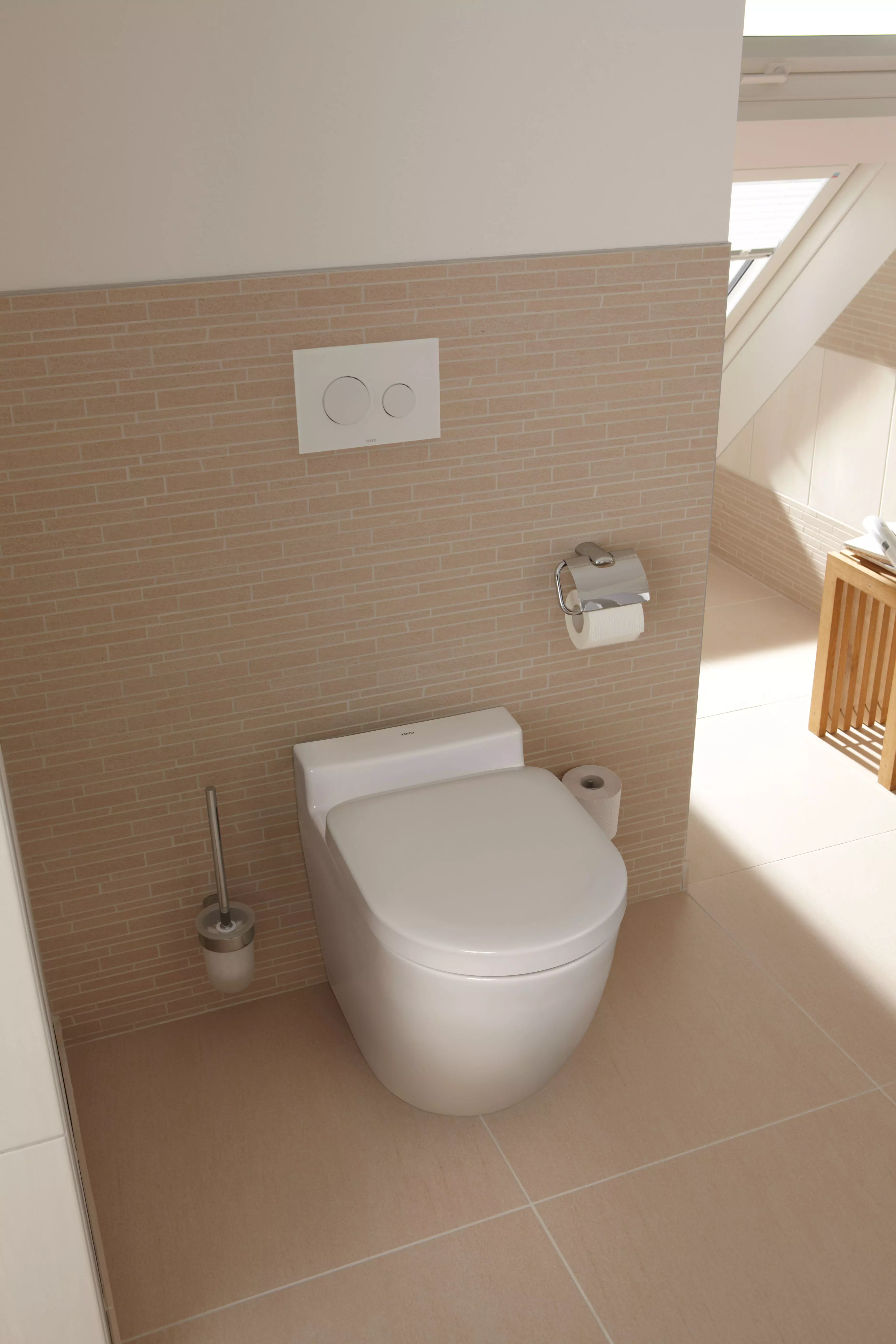 Toto Wand-Tiefspül-WC bodenstehend randlos, Tornado Flush „NC“ 380 × 483 × 630 mm in weiß Toto Wand-Tiefspül-WC bodenstehend randlos, Tornado Flush „NC“ 380 × 483 × 630 mm in weiß