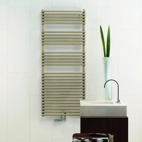 Zehnder Design-Heizkörper „Forma Spa“ für Warmwasser-Zentralheizung oder gemischten Betrieb mit 50 mm-Mittelanschluss 59,6 × 72,1 cm in Reseda Green (RAL 6011)