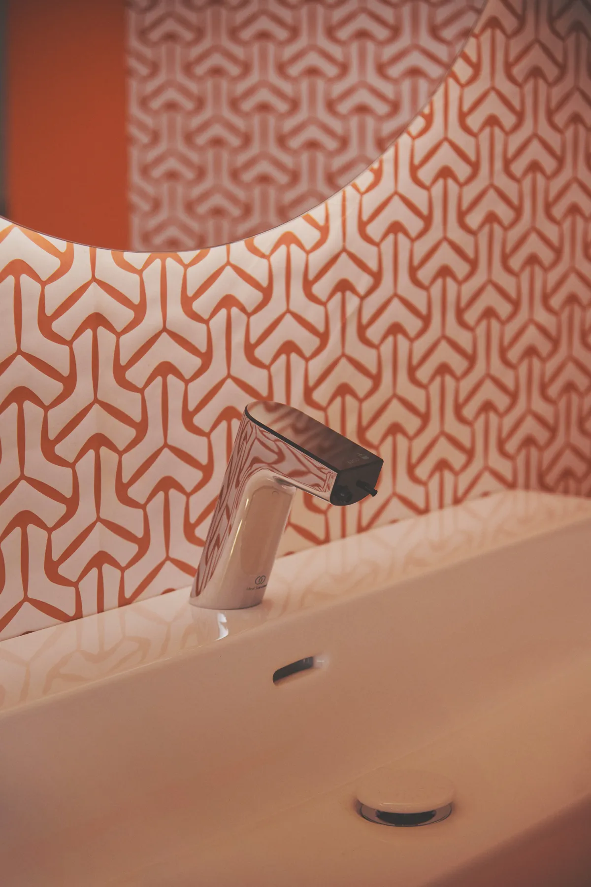 Sensor-Waschtischarmatur Intellimix, mit Seife, Chrom Sensor-Waschtischarmatur Intellimix, mit Seife, Chrom