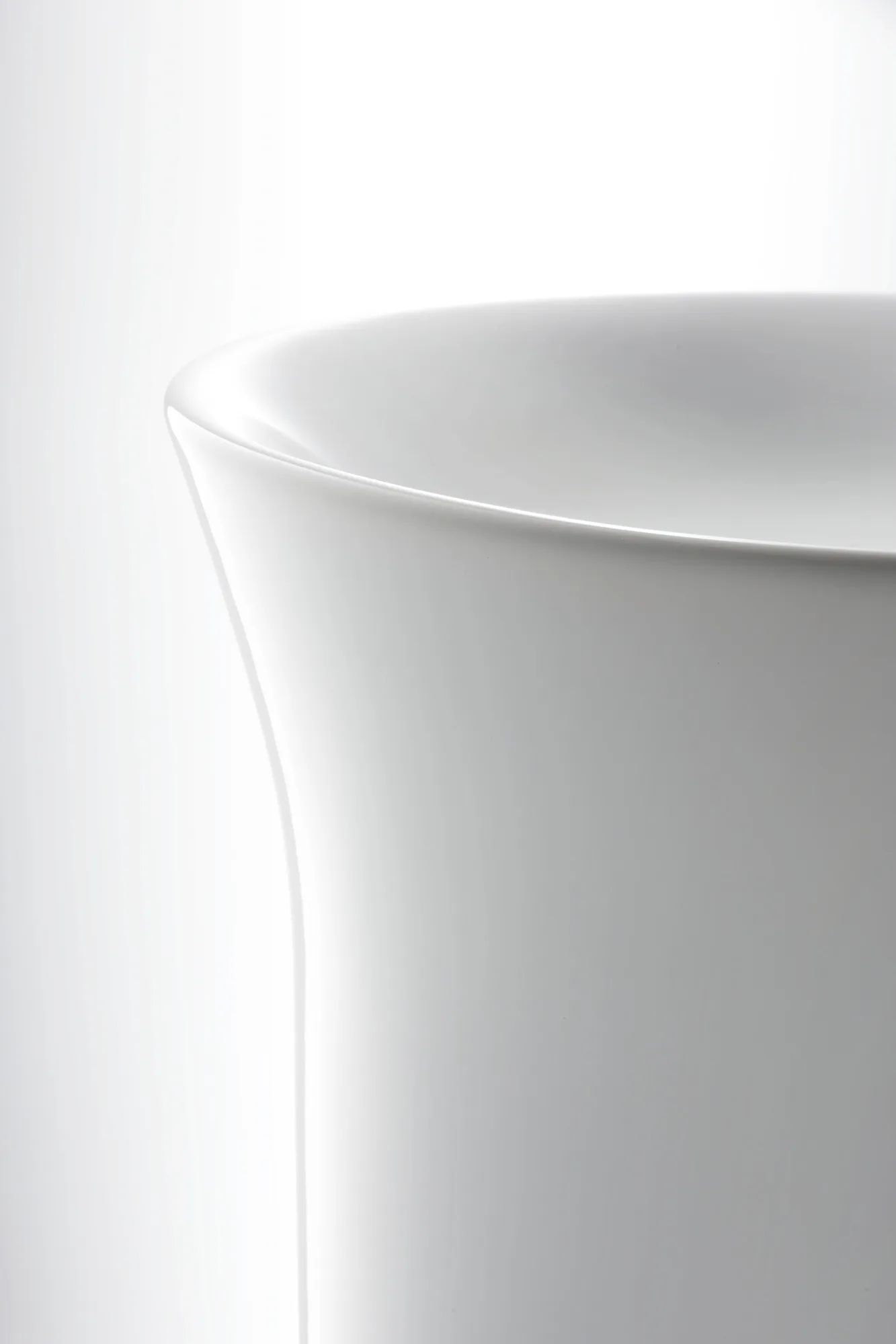 WT freisteh.,500mm White Tulip,Weiß ohneÜL,o.HLB,mit Öffnung hinten WT freisteh.,500mm White Tulip,Weiß ohneÜL,o.HLB,mit Öffnung hinten