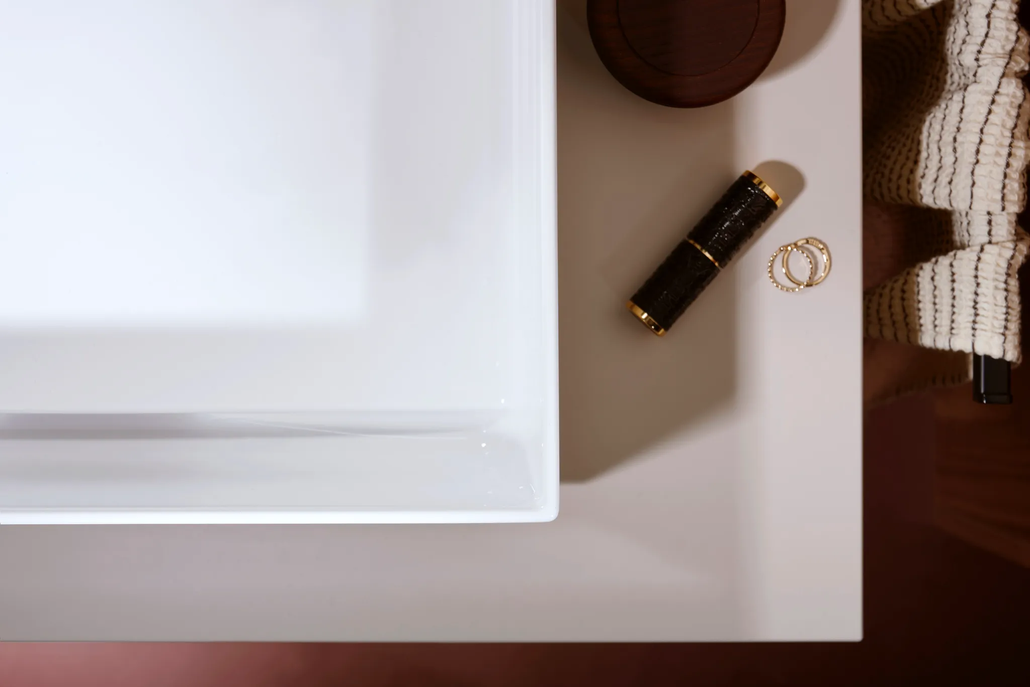 Xuniva Evo E Aufsatzwaschtisch 400/400 ohne Hahnloch und Überlauf, SmartClean, HygieneEffect, Weiß Xuniva Evo E Aufsatzwaschtisch 400/400 ohne Hahnloch und Überlauf, SmartClean, HygieneEffect, Weiß