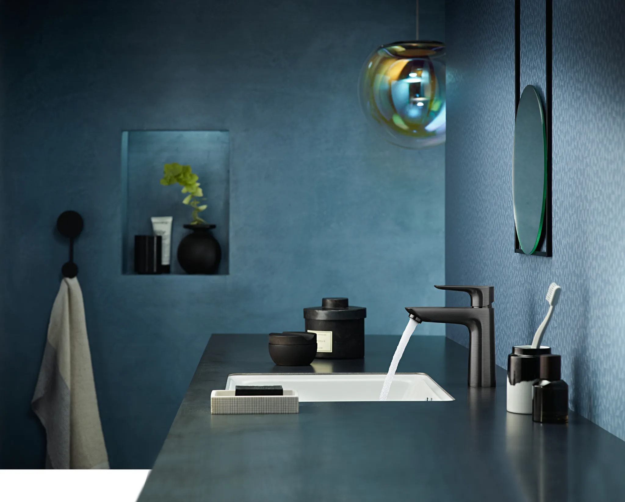 Hansgrohe Talis E Einhebel-Waschtischmischer 110 Brushed Black Chrome, Ausladung 112 mm, Auslaufhöhe 104 mm, Hebelgriff, Normalstrahl, max. Durchflussmenge 5 l/min