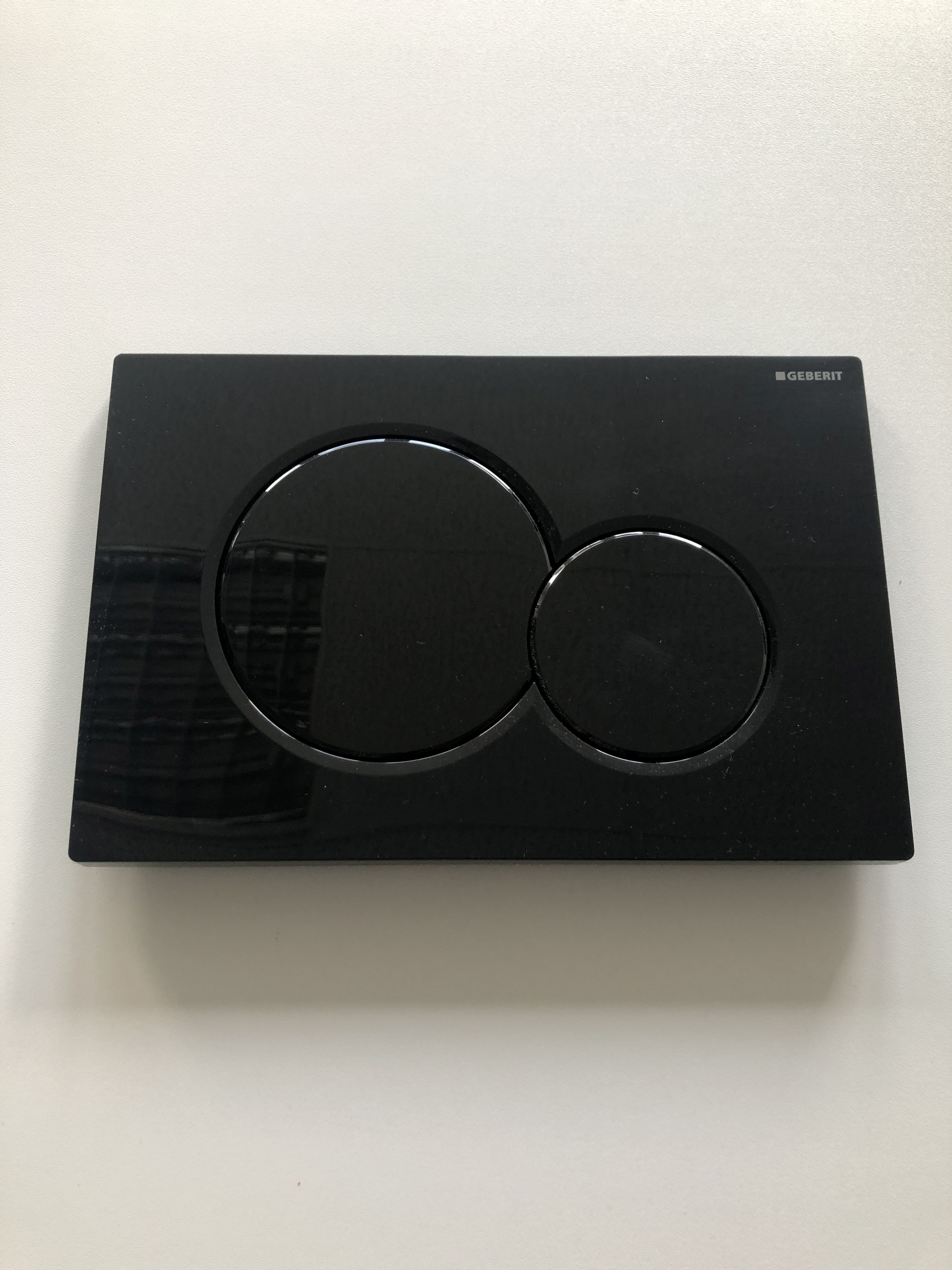 Sigma01 Betätigungsplatte für 2-Mengen-Spülung: schwarz glänzend Sigma01 Betätigungsplatte für 2-Mengen-Spülung: schwarz glänzend