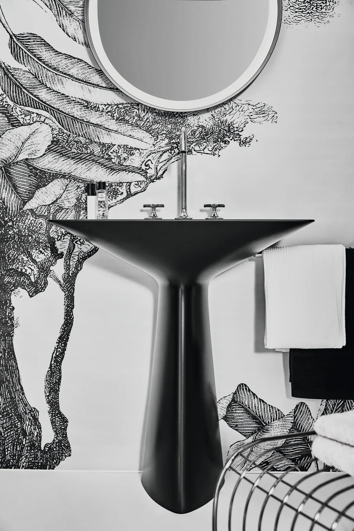 Waschbecken „Tipo-Z“ 74 × 47 × 90 cm, Hahnlochposition mittig in Schwarz Waschbecken „Tipo-Z“ 74 × 47 × 90 cm, Hahnlochposition mittig in Schwarz