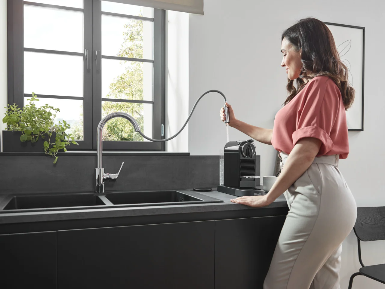 Hansgrohe Focus M41 Eco Einhebel-Küchenmischer mit Ausziehbrause 2jet in Chrom, ComfortZone 240, Schwenkbereich einstellbar auf 110° oder 150°, Laminarstrahl und Brausestrahl arretierbar, MagFit magnetische Brausehalterung, Quick-Connect Schlauch, max. D Hansgrohe Focus M41 Eco Einhebel-Küchenmischer mit Ausziehbrause 2jet in Chrom, ComfortZone 240, Schwenkbereich einstellbar auf 110° oder 150°, Laminarstrahl und Brausestrahl arretierbar, MagFit magnetische Brausehalterung, Quick-Connect Schlauch, max. D