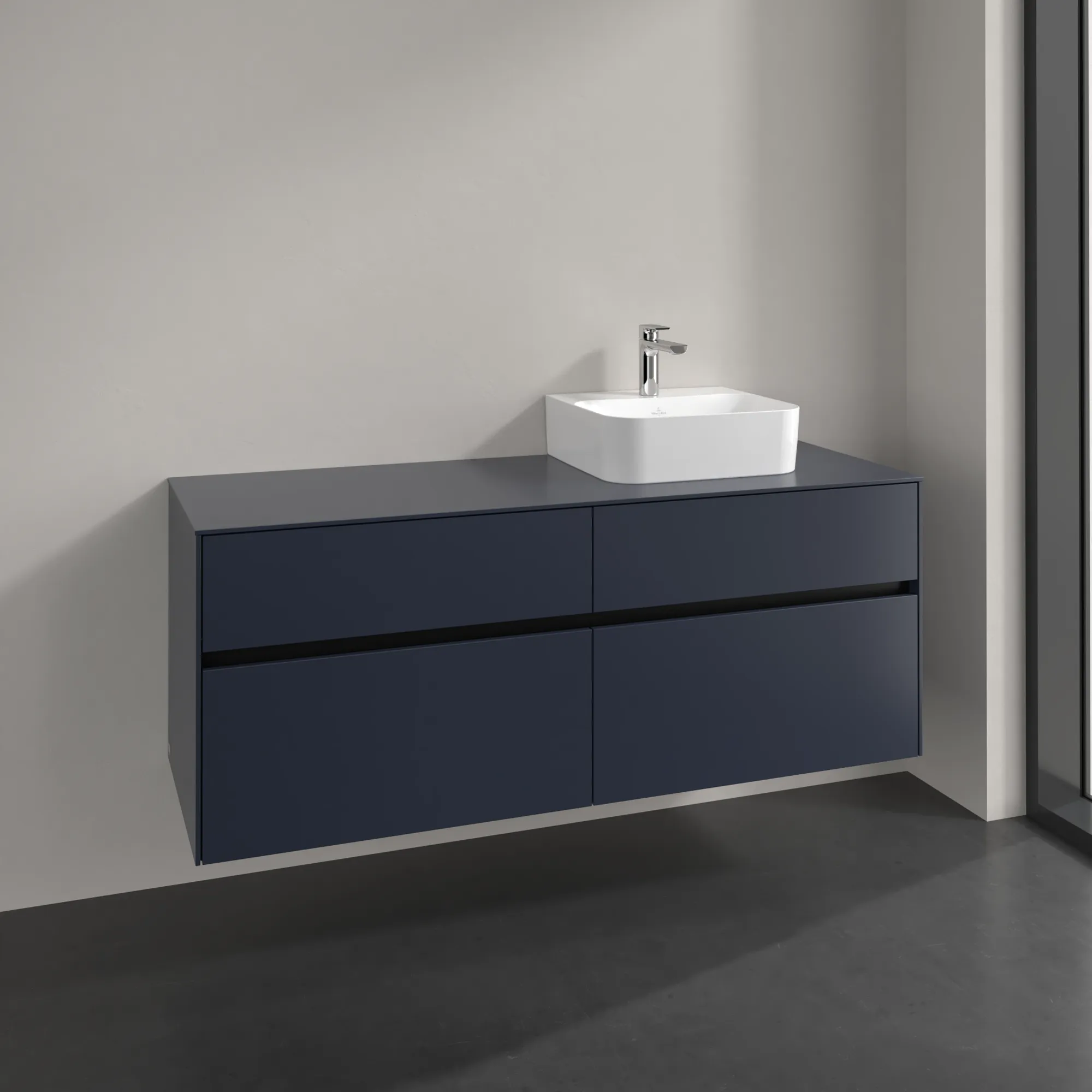 Villeroy & Boch Waschtischunterschrank „Collaro“ 1400 × 548 × 500 mm Marine Blue, ohne Beleuchtung, für Becken rechts Villeroy & Boch Waschtischunterschrank „Collaro“ 1400 × 548 × 500 mm Marine Blue, ohne Beleuchtung, für Becken rechts