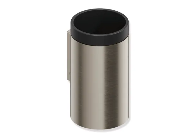 Becher mit Halter des Systems 162, Halter aus Edelstahl, PVD, Becher aus mattem Polyamid, schwarz, in Farbe CK (messing glänzend) Becher mit Halter des Systems 162, Halter aus Edelstahl, PVD, Becher aus mattem Polyamid, schwarz, in Farbe CK (messing glänzend)