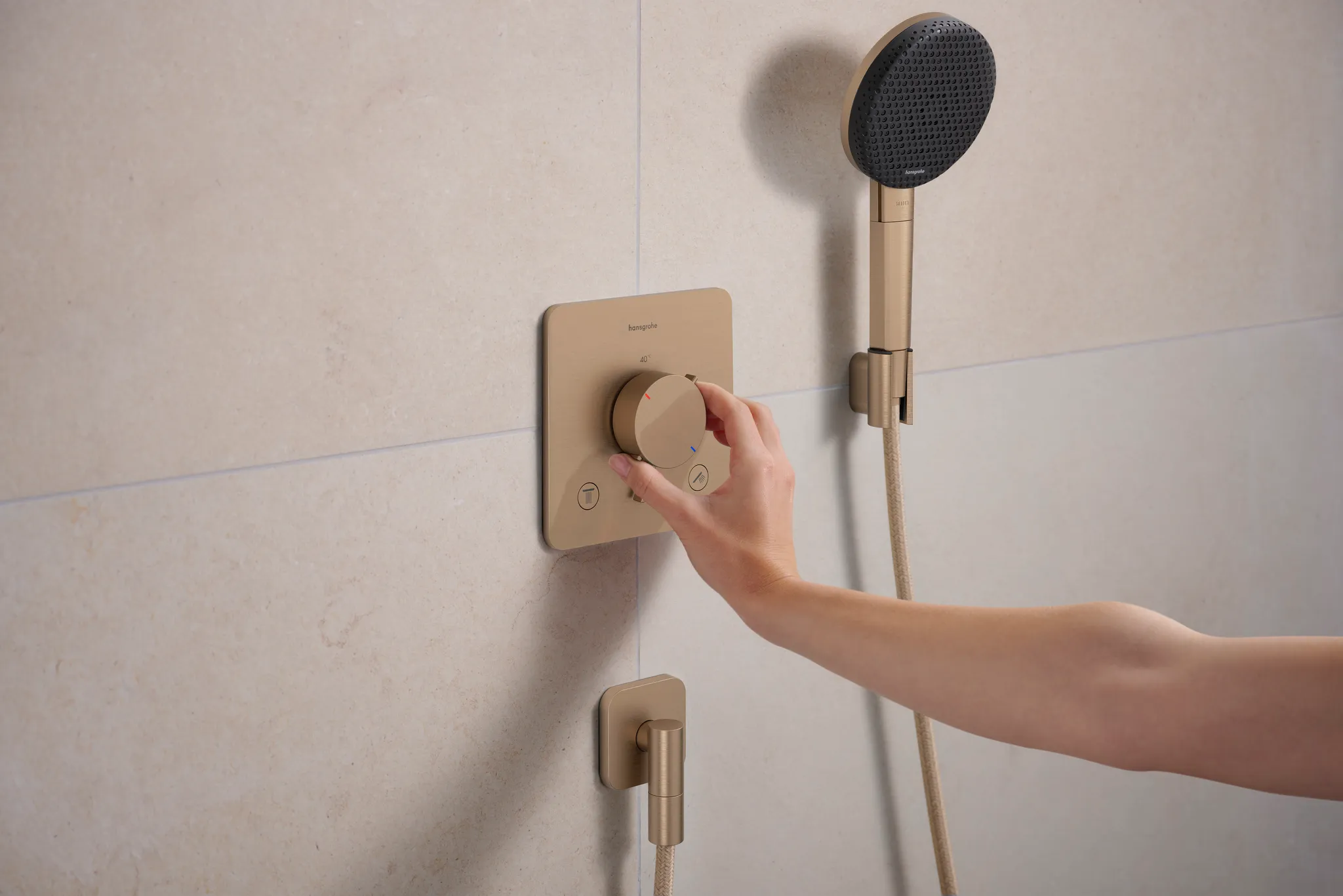 Hansgrohe Unterputz-Armatur „Ecostat Comfort Q“ Ausladung 0 mm in Brushed Bronze Hansgrohe Unterputz-Armatur „Ecostat Comfort Q“ Ausladung 0 mm in Brushed Bronze