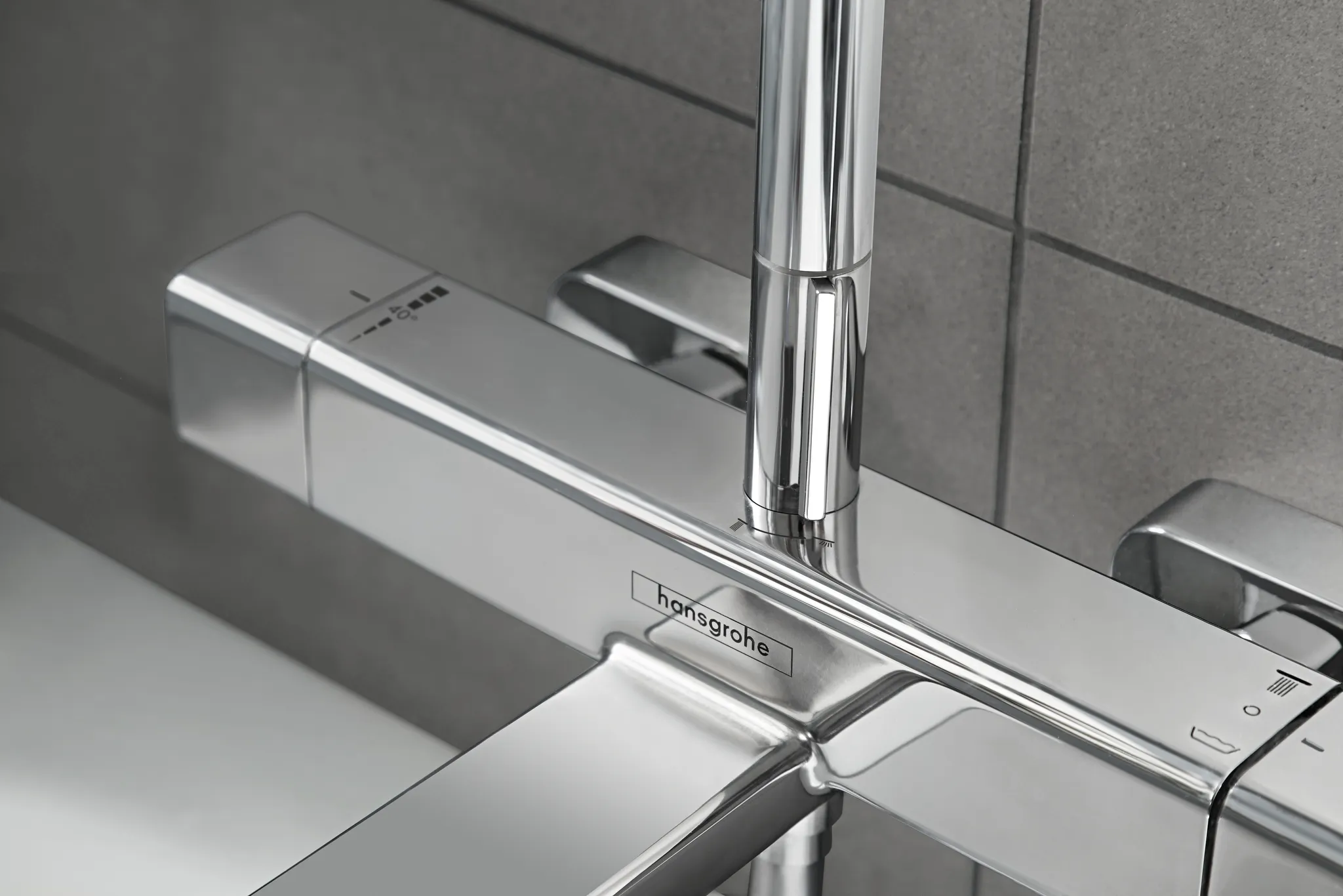 Showerpipe Croma E 280 1jet chrom mit Wannenthermostat Showerpipe Croma E 280 1jet chrom mit Wannenthermostat