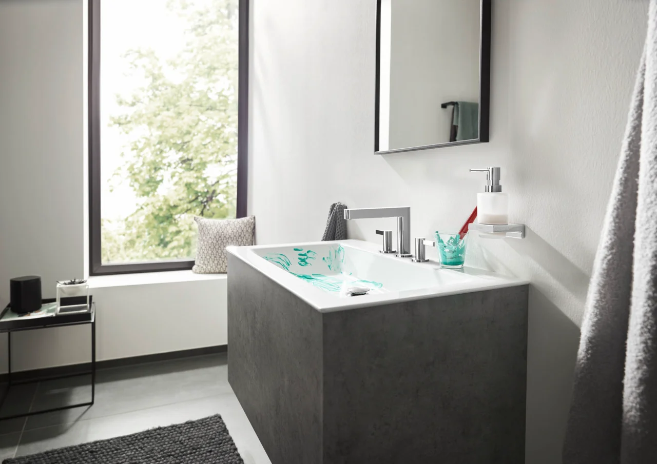 Hansgrohe AddStoris Q Lotionspender Chrom, Wandmontage, 200 ml Füllmenge, 2 ml Dosiermenge, mit Befestigungsmaterial, verdeckte Befestigung Hansgrohe AddStoris Q Lotionspender Chrom, Wandmontage, 200 ml Füllmenge, 2 ml Dosiermenge, mit Befestigungsmaterial, verdeckte Befestigung