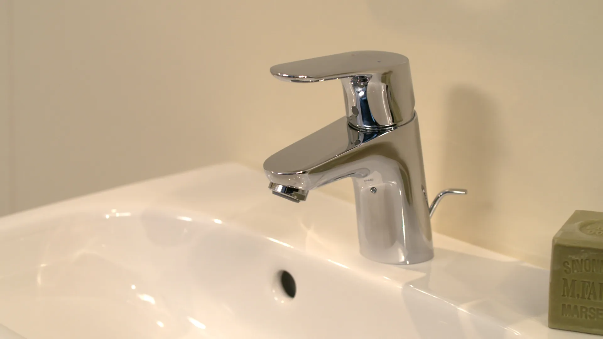 Hansgrohe Focus Einhebel-Waschtischmischer 70 mit Zugstangen-Ablaufgarnitur, Chrom Hansgrohe Focus Einhebel-Waschtischmischer 70 mit Zugstangen-Ablaufgarnitur, Chrom