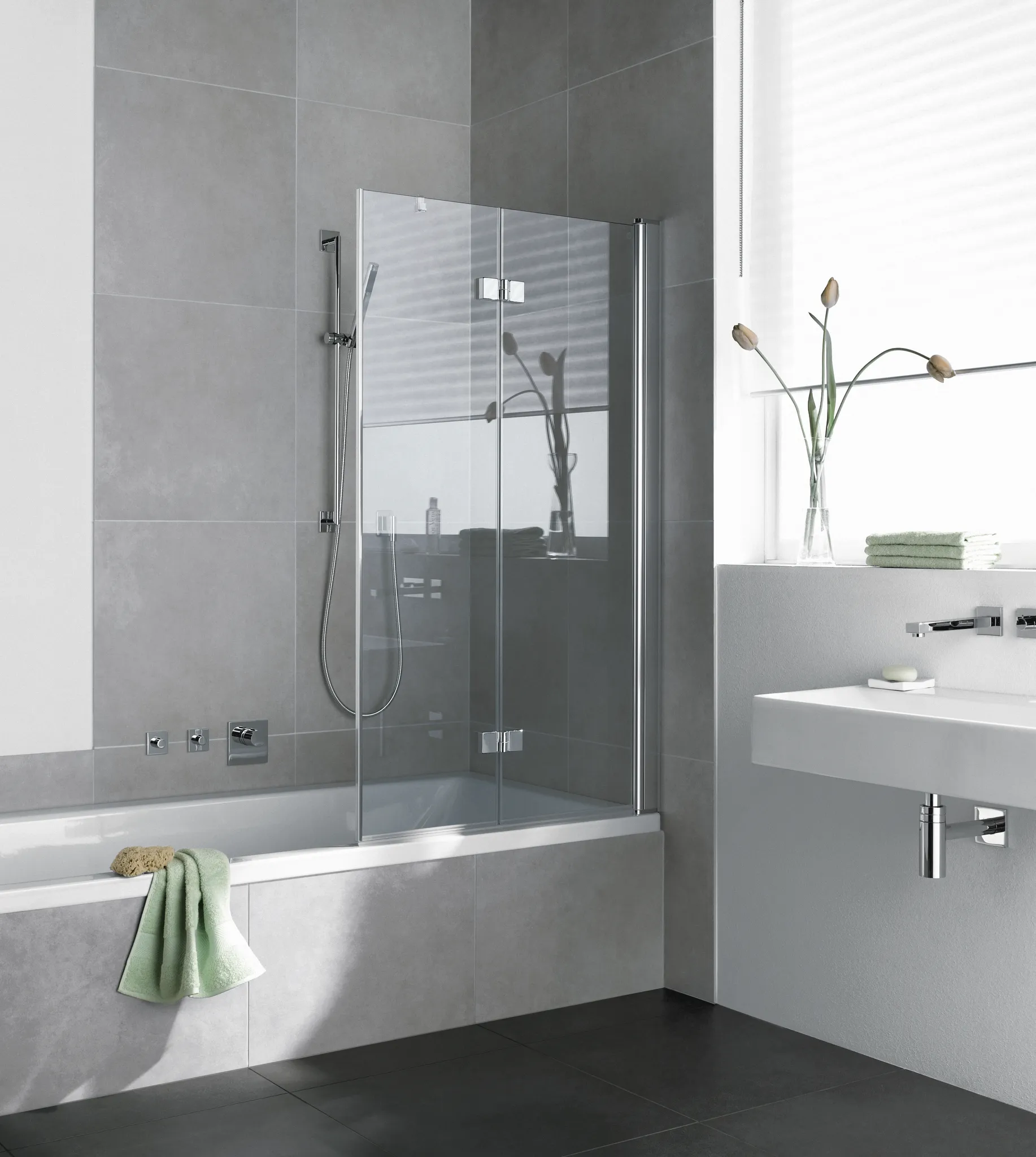 Kermi Badewannenaufsatz Faltwand 2-flügelig rechts „DIGA“ Glas SR Opaco, Profile Silber Hochglanz, BV: 1185 - 1205 mm H: 1500 mm Kermi Badewannenaufsatz Faltwand 2-flügelig rechts „DIGA“ Glas SR Opaco, Profile Silber Hochglanz, BV: 1185 - 1205 mm H: 1500 mm