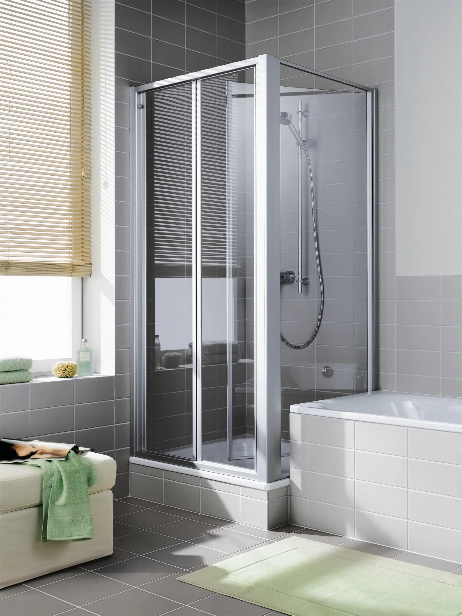Kermi bewegliche Seitenwand Seitenwand beweglich für Ecke „IBIZA 2000“ 175 cm Glas Klar, Profile Silber Mattglanz Breitenverstellmaß: 670 - 700 mm / Glas: Klar / Höhe: 175 cm / Oberflächenveredelung: ohne KermiCLEAN / Profile: Silber Mattglanz / Wanneneinbaumaß: 680 - 710 mm Kermi bewegliche Seitenwand Seitenwand beweglich für Ecke „IBIZA 2000“ 175 cm Glas Klar, Profile Silber Mattglanz Breitenverstellmaß: 670 - 700 mm / Glas: Klar / Höhe: 175 cm / Oberflächenveredelung: ohne KermiCLEAN / Profile: Silber Mattglanz / Wanneneinbaumaß: 680 - 710 mm