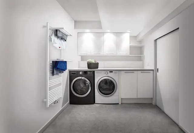 Zehnder Design-Heizkörper „Zeno Wing“ für Warmwasser-Zentralheizung oder gemischten Betrieb mit 50 mm-Mittelanschluss 50 × 78,8 cm, Mittel- & Seitenanschluss in Verkehrsweiß (RAL 9016, glänzend) Zehnder Design-Heizkörper „Zeno Wing“ für Warmwasser-Zentralheizung oder gemischten Betrieb mit 50 mm-Mittelanschluss 50 × 78,8 cm, Mittel- & Seitenanschluss in Verkehrsweiß (RAL 9016, glänzend)