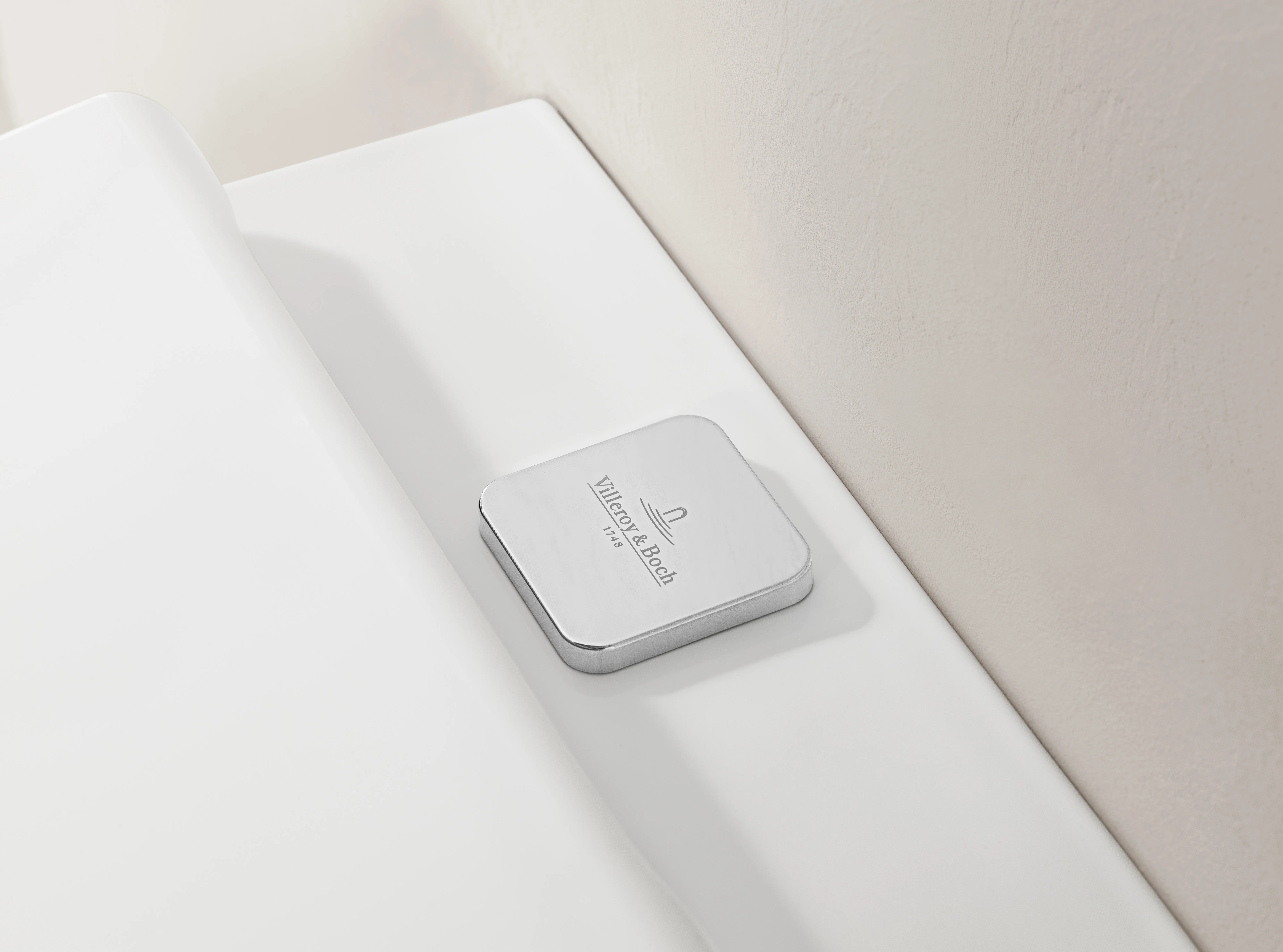 Villeroy & Boch WC-Sitz SlimSeat „Subway 2.0“ inkl. Deckel 43,2 × 35,8 × 43,9 × 4,3 cm in Weiß Alpin, Quick Release, Soft Closing Villeroy & Boch WC-Sitz SlimSeat „Subway 2.0“ inkl. Deckel 43,2 × 35,8 × 43,9 × 4,3 cm in Weiß Alpin, Quick Release, Soft Closing