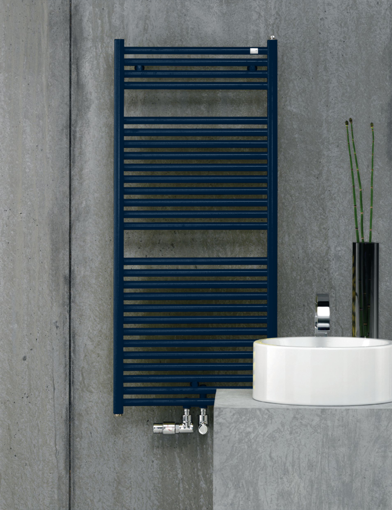 Zehnder Design-Heizkörper „Troja“ 45 × 114,8 cm in Sapphire Blue (RAL 5003) Zehnder Design-Heizkörper „Troja“ 45 × 114,8 cm in Sapphire Blue (RAL 5003)