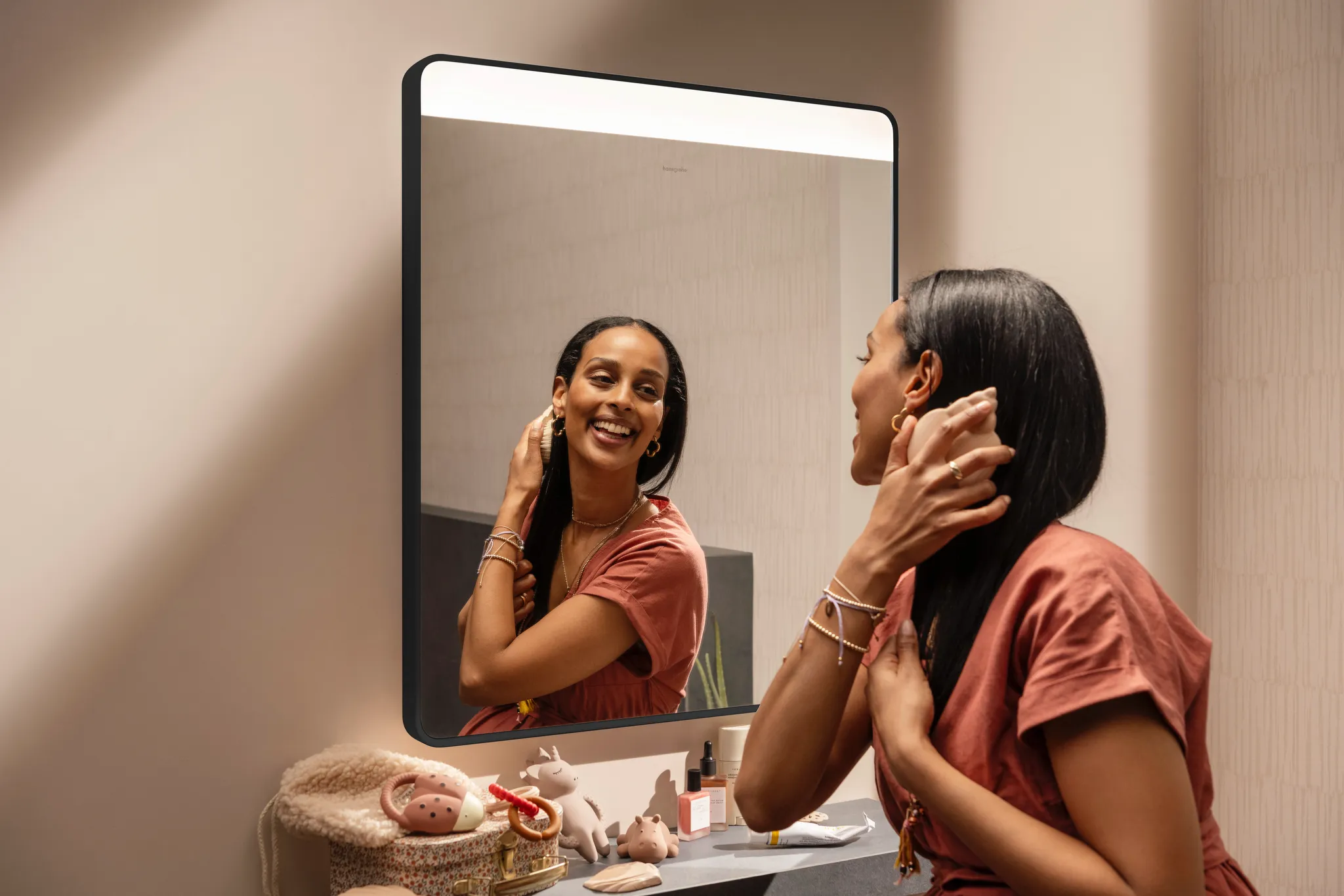 Hansgrohe Xarita Lite Q Spiegel mit horizontaler LED-Beleuchtung, Mattschwarz