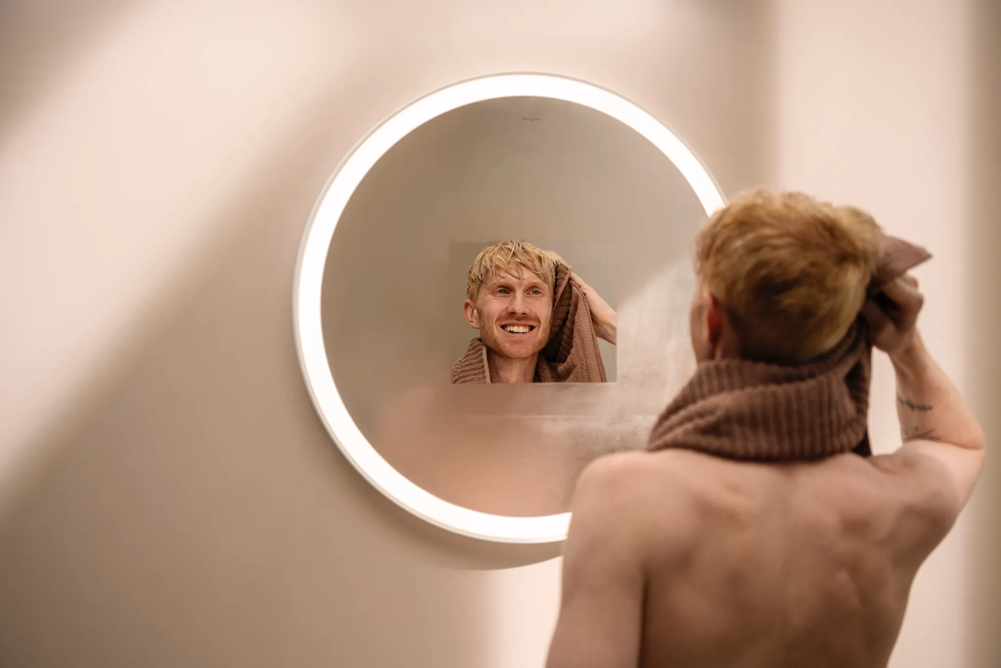 Hansgrohe Spiegel „Xarita Lite S“ in Mattweiß Hansgrohe Spiegel „Xarita Lite S“ in Mattweiß