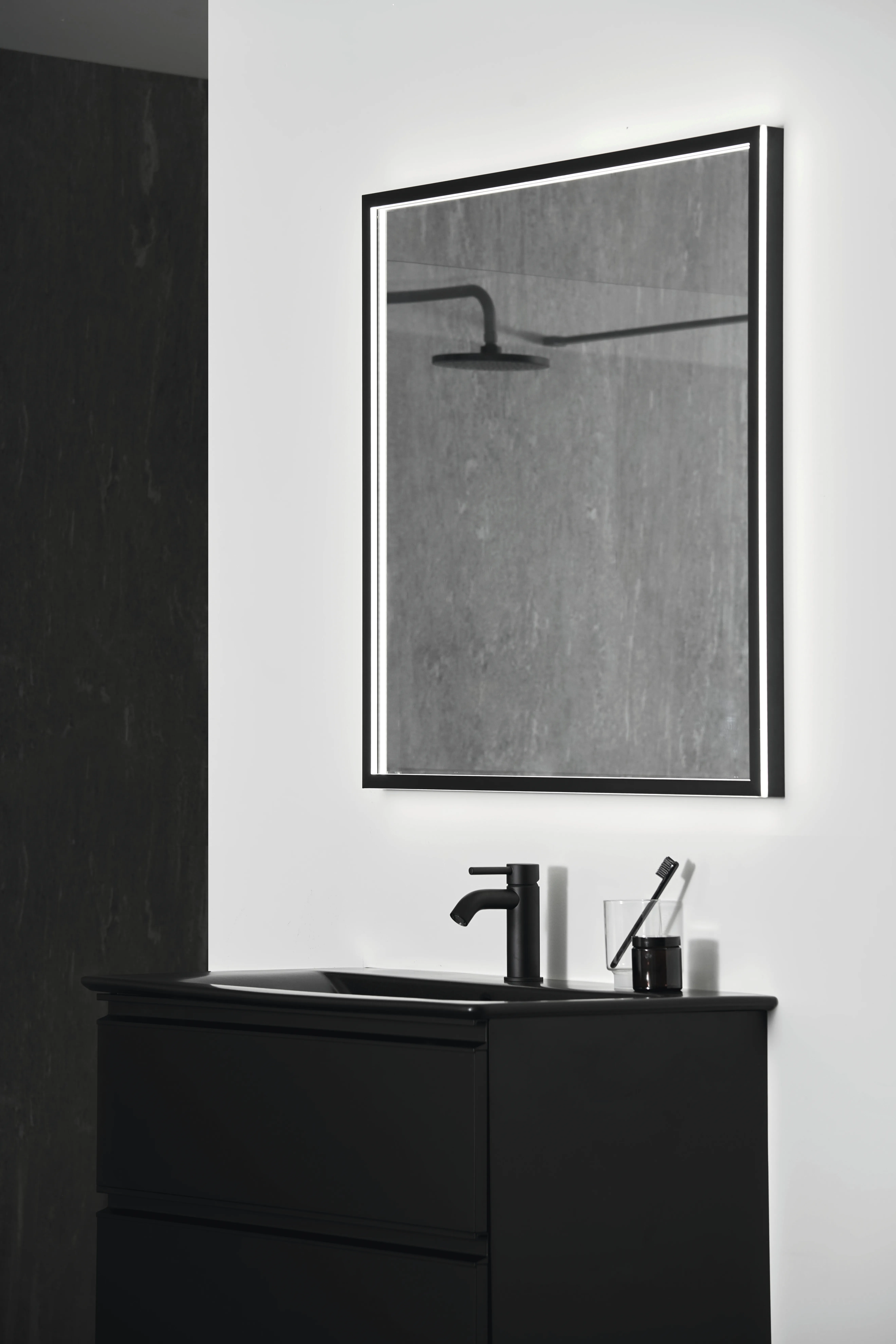 Waschtischarmatur Ceraline, 5 l/min., ohne Ablaufgarnitur, Ausladung 100mm, Chrom Waschtischarmatur Ceraline, 5 l/min., ohne Ablaufgarnitur, Ausladung 100mm, Chrom