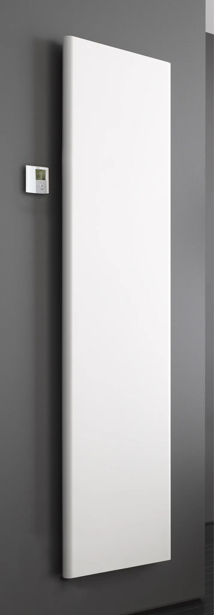 BEMM Design-Elektroheizkörper „Plawa Softline EK“ 47 × 180 cm in Weinrot (RAL 3005)