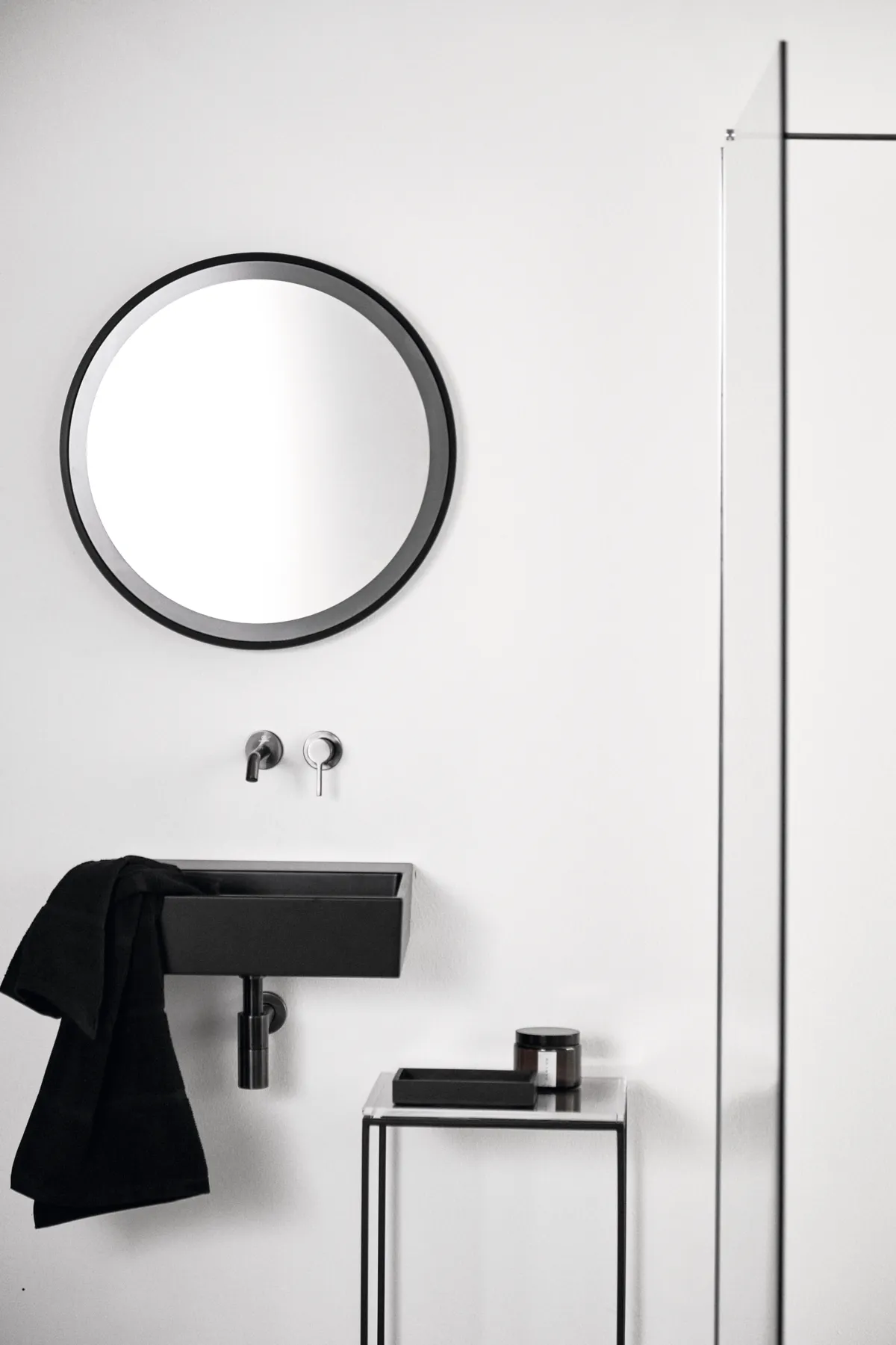 Ideal Standard Spiegel „Conca“ 65 × 65 cm Ideal Standard Spiegel „Conca“ 65 × 65 cm