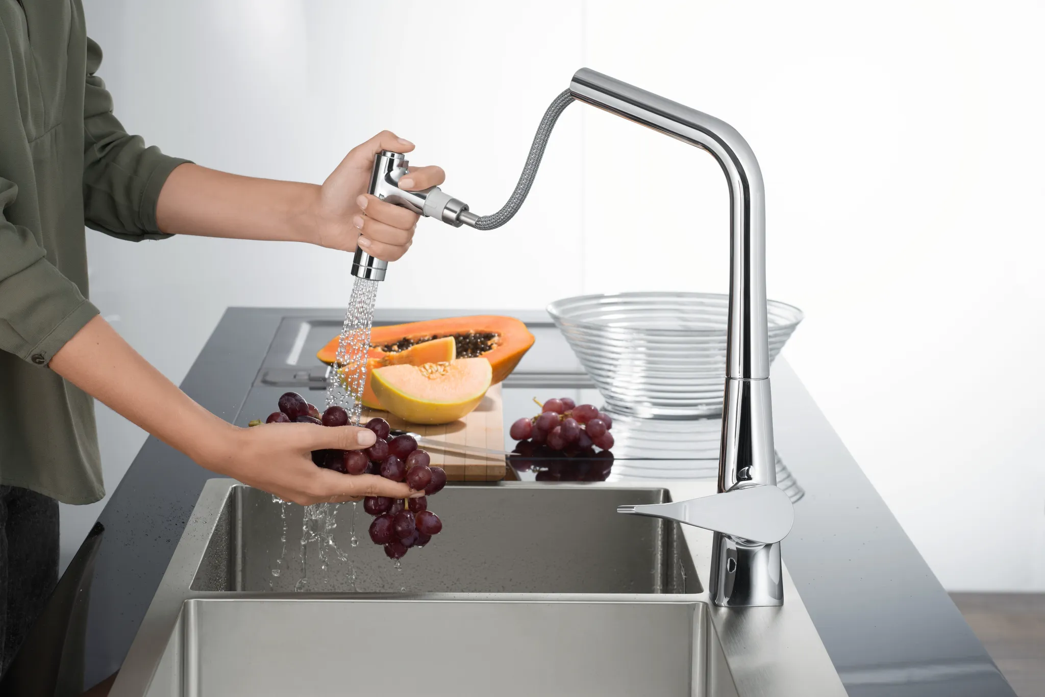 Hansgrohe Metris Select M71 2-Loch Einhebel-Küchenmischer mit Ausziehbrause 2jet sBox Chrom, ComfortZone 200, Schwenkbereich 110° oder 150°, MagFit Brausehalterung, max. Durchfluss 8 l/min, für 35 mm Hahnlochbohrungen Hansgrohe Metris Select M71 2-Loch Einhebel-Küchenmischer mit Ausziehbrause 2jet sBox Chrom, ComfortZone 200, Schwenkbereich 110° oder 150°, MagFit Brausehalterung, max. Durchfluss 8 l/min, für 35 mm Hahnlochbohrungen