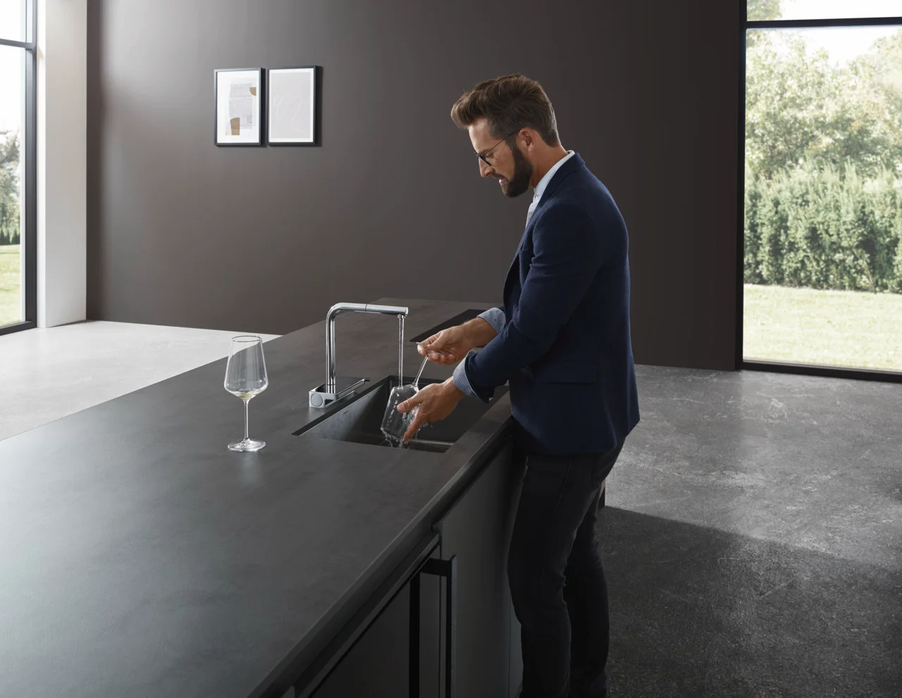 Hansgrohe Aquno Select M81 Einhebel-Küchenmischer mit Ausziehauslauf, Chrom, 35 mm Hahnlochbohrung, max. Durchfluss 6 l/min