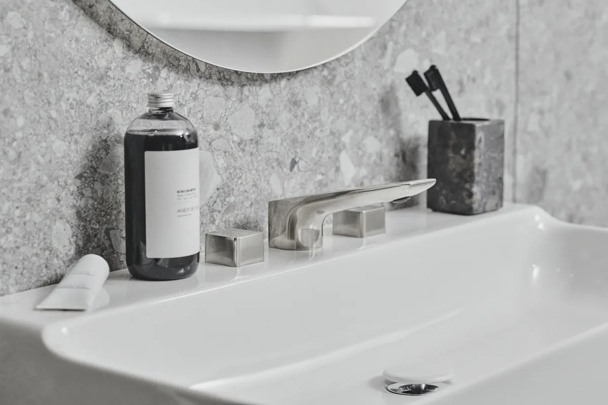 3-Loch-Waschtischarmatur Conca, mit Ablaufgarnitur, Ausladung 133mm, Brushed Gold 3-Loch-Waschtischarmatur Conca, mit Ablaufgarnitur, Ausladung 133mm, Brushed Gold