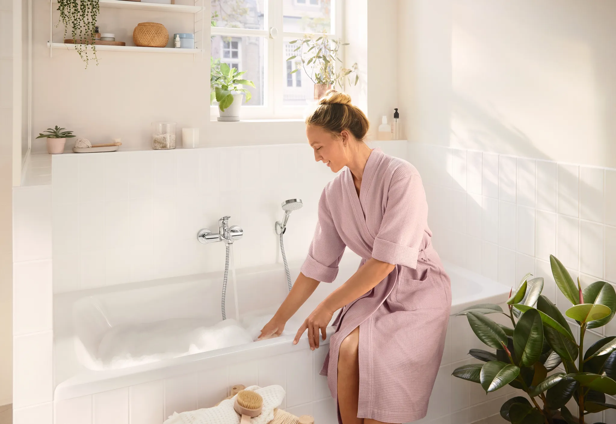 Hansgrohe Rebris S Einhebel-Wannenmischer Aufputz, Mattschwarz, Ausladung 173 mm, DN15, Keramikmischsystem